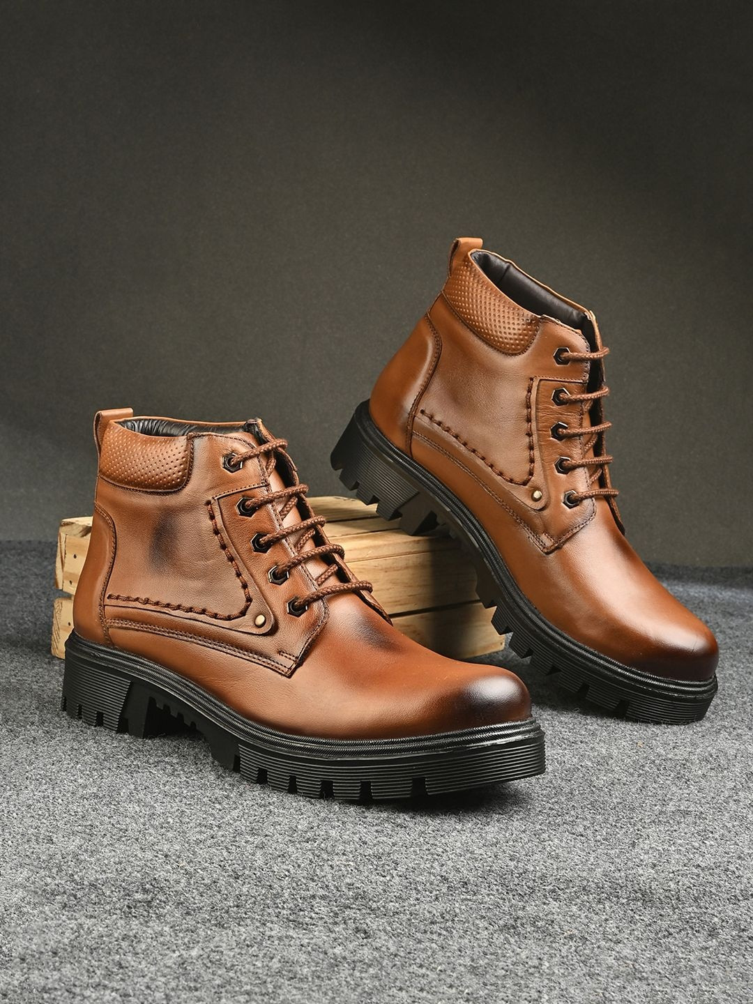 The Roadster Lifestyle Co Men Textured Round Toe Lace-Ups Chunky Boots