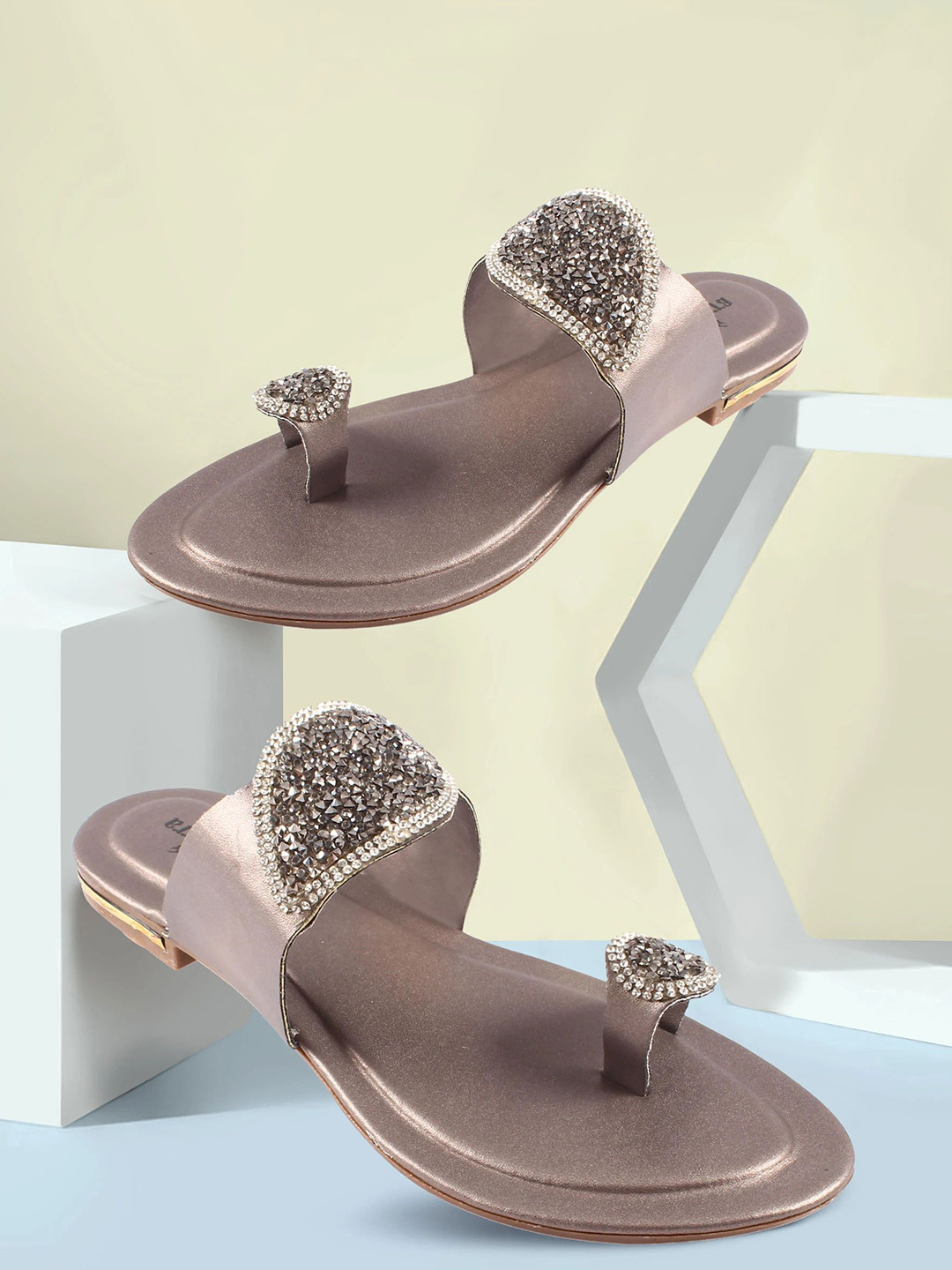 LAPORRA Women PU Fashion Sandals