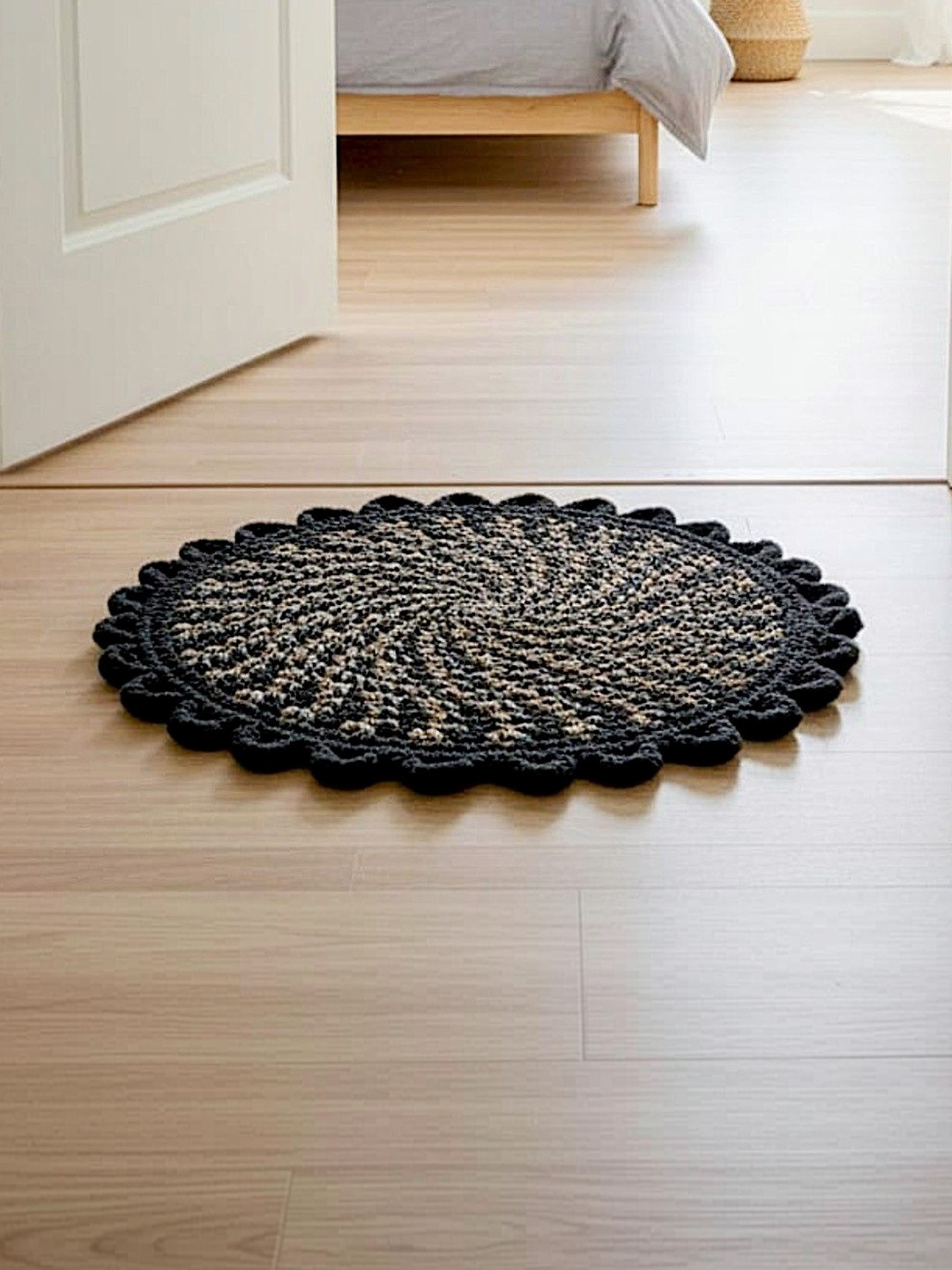 vstucart Black Spiral Reversible Round Doormat