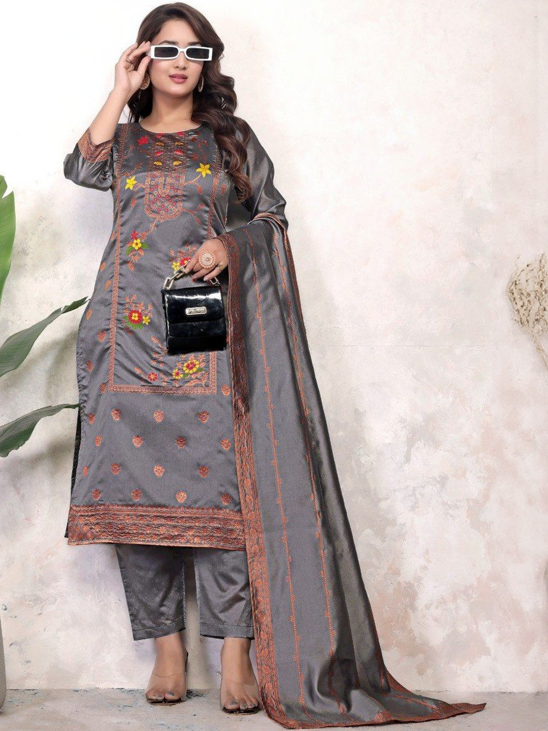 SWORNY FASHION Floral Embroidered Thread Work Jacquard Kurta With Trousers & Dupatta