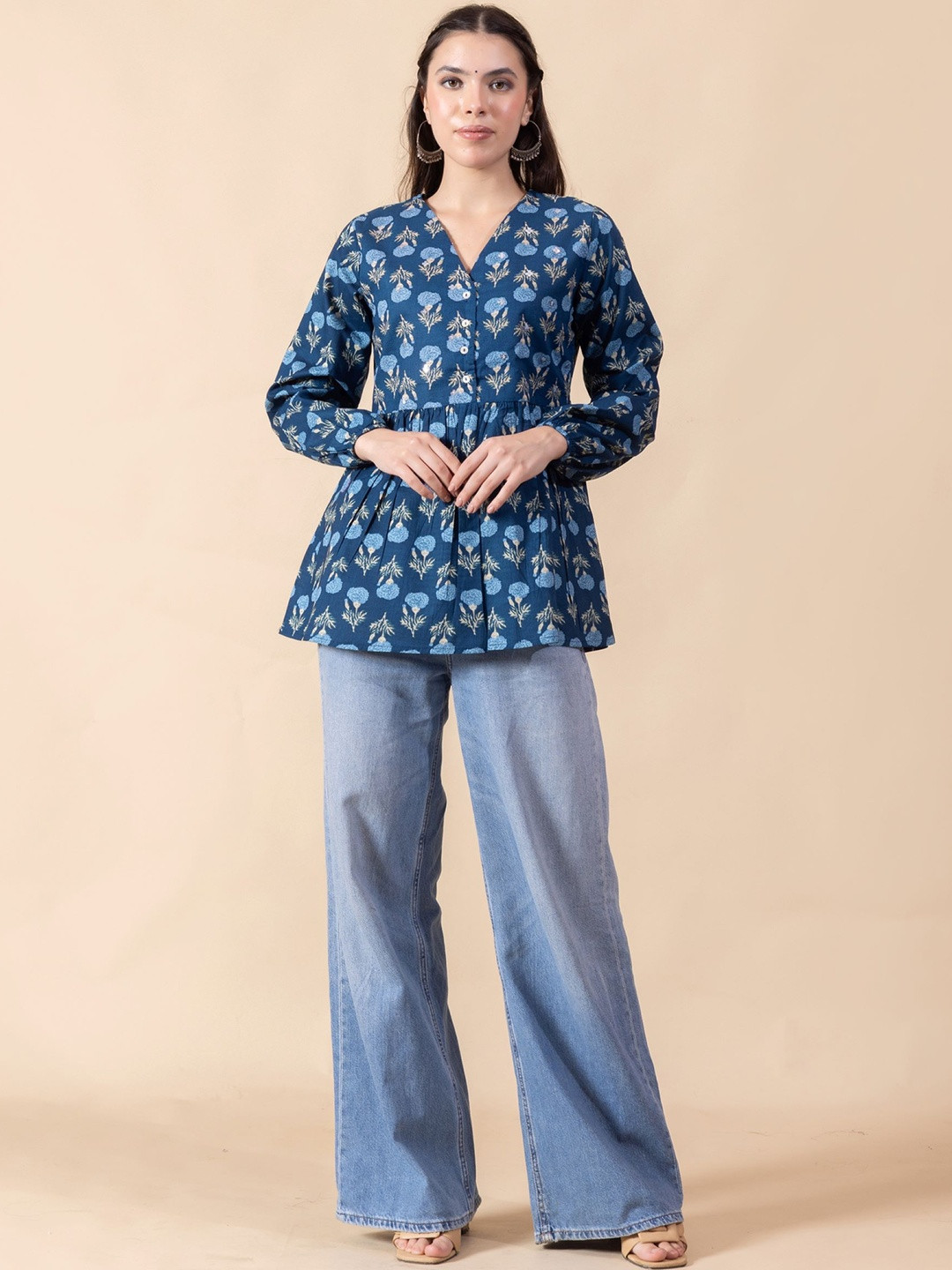 Madhuni Women Floral Printed Kurta