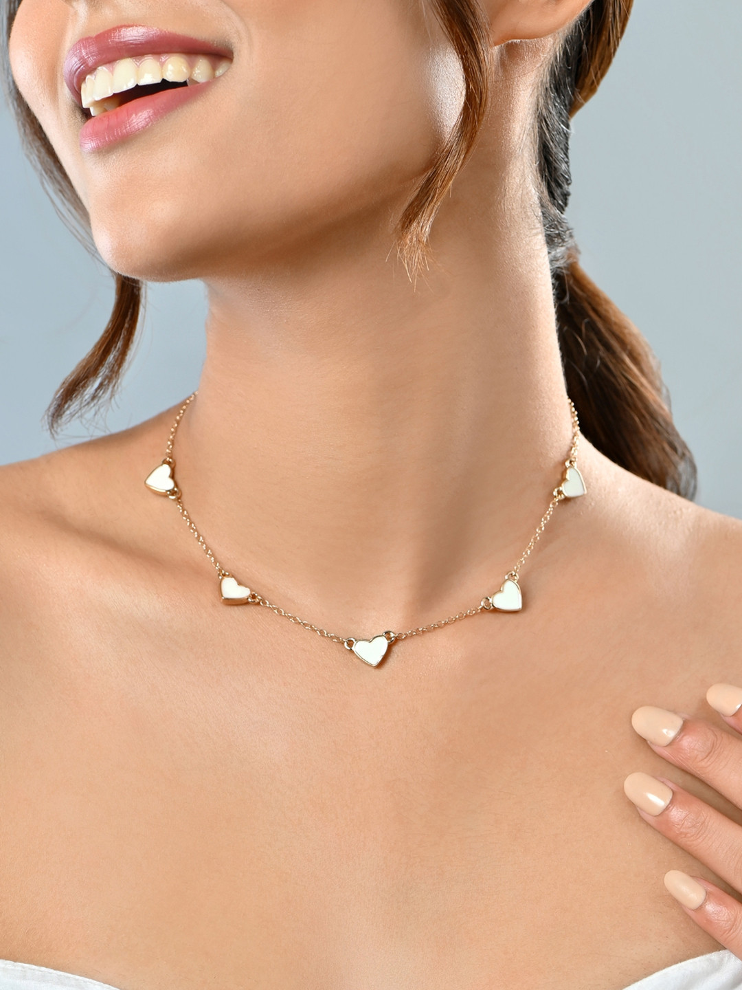 ToniQ Gold-Toned Minimalist White Heart Charm Choker Necklace