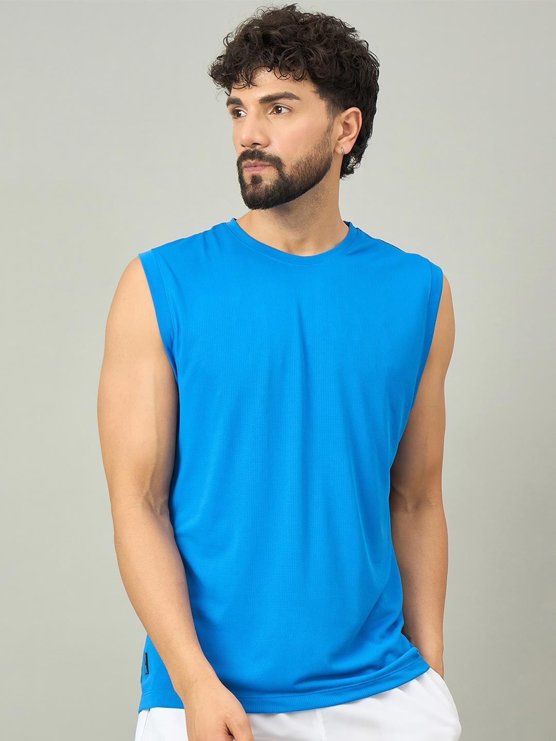 DIDA Men Solid Round Neck T-shirt
