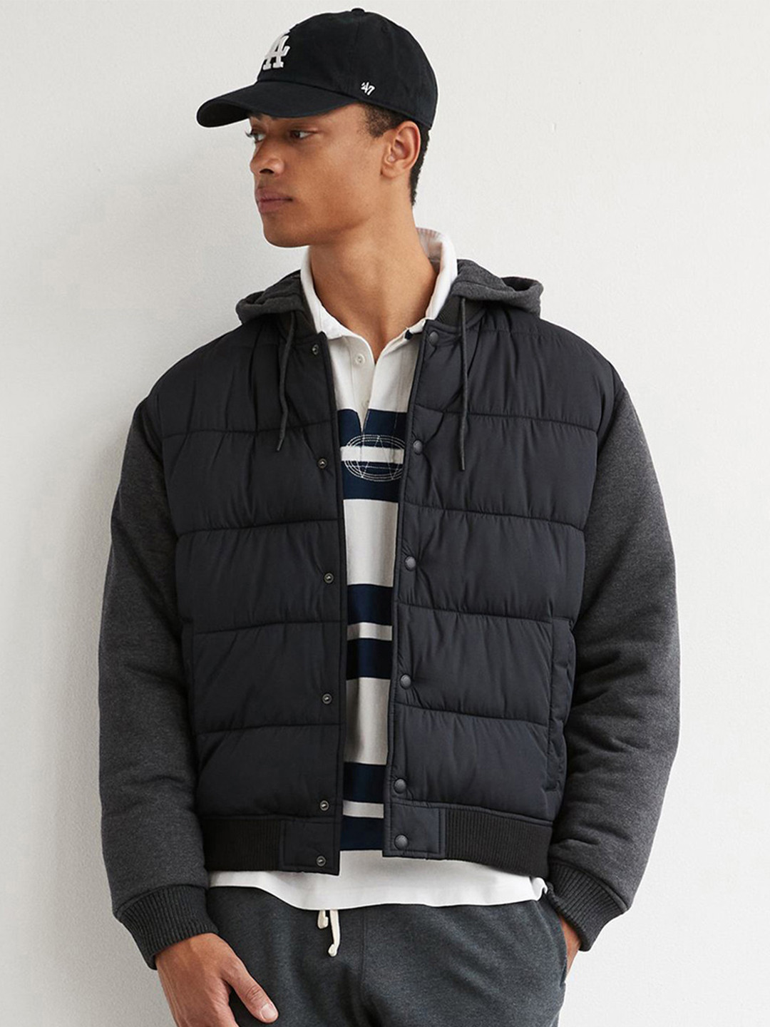 AMERICAN EAGLE OUTFITTERS Hodded Puffer Jacket