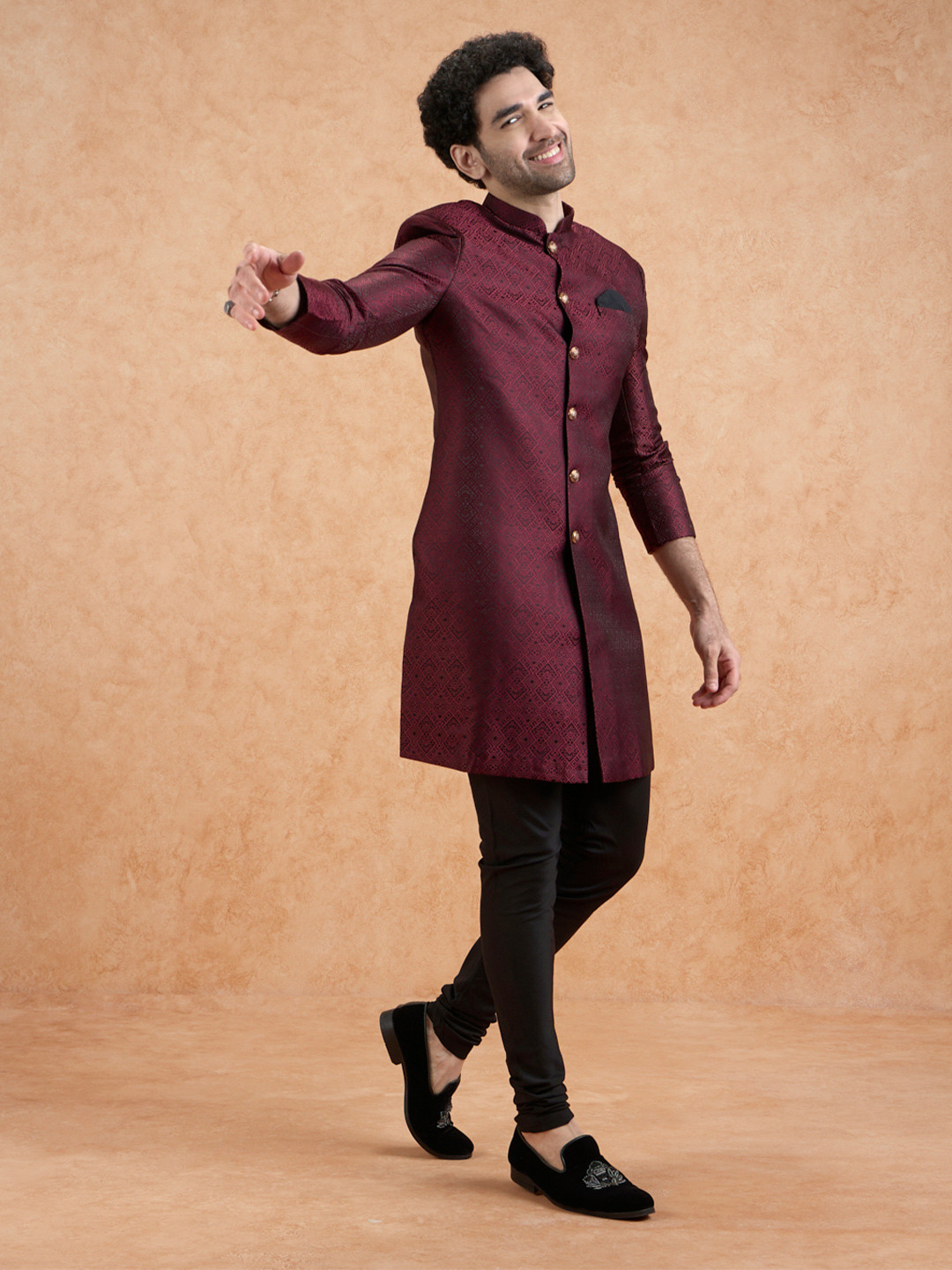 Kisah Men Sherwani Churidar Set