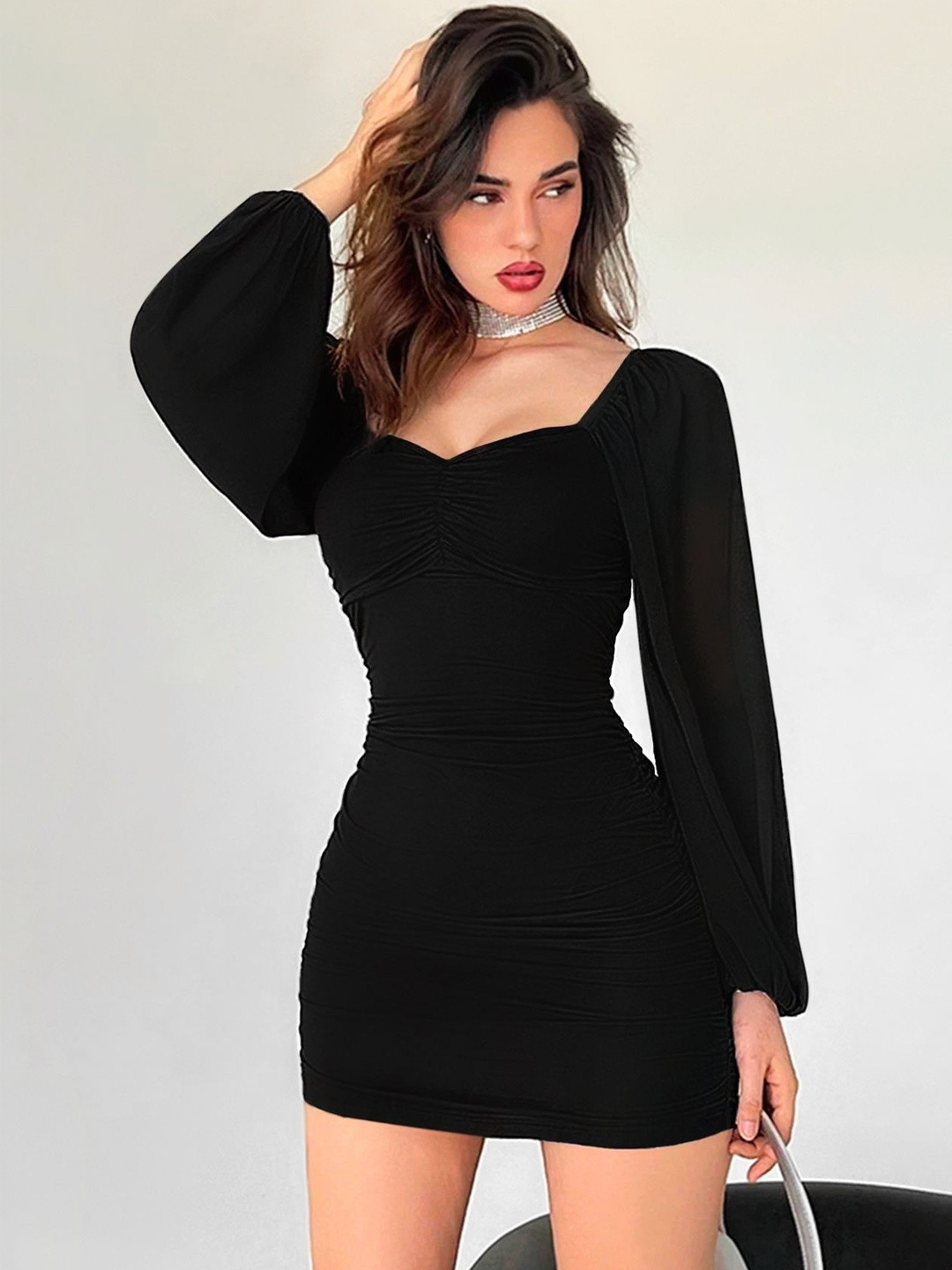 Stylecast X Slyck Solid Sweetheart Neck Bodycon Ruched Dress