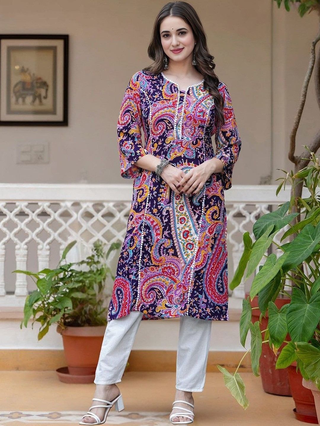 QUEENSFAB Women Embroidered Gotta Patti Floral Kurta