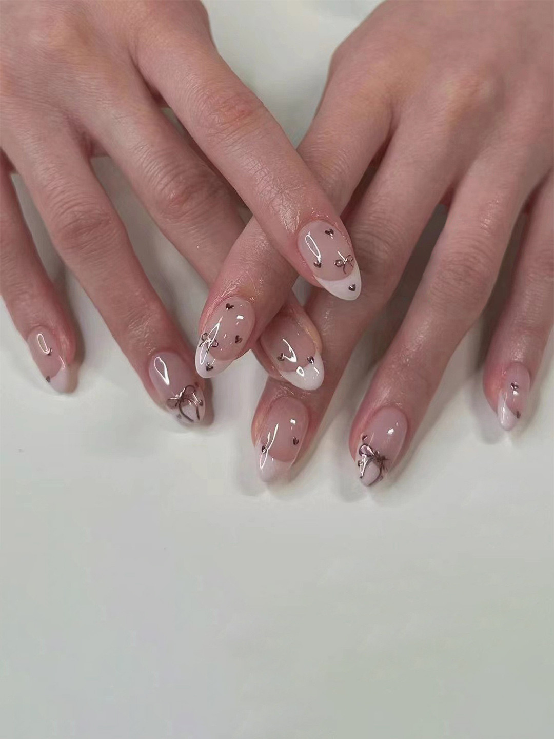 GLOW CUPID 24 Pieces Reusable Press On Nails - Bow Charm