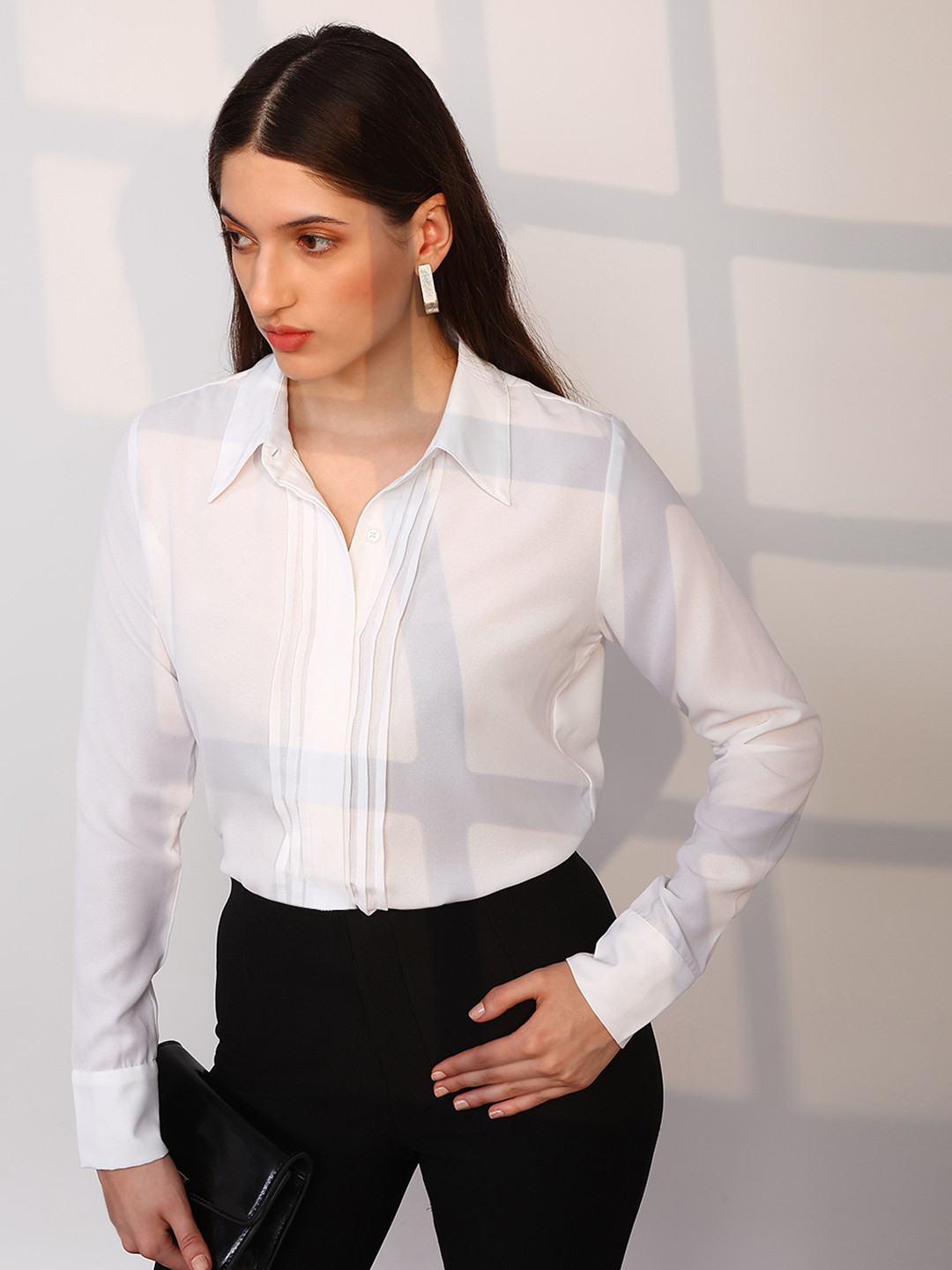 Globus Regular Fit Cuffed Sleeves Straight Hem Pleated Formal Shirt