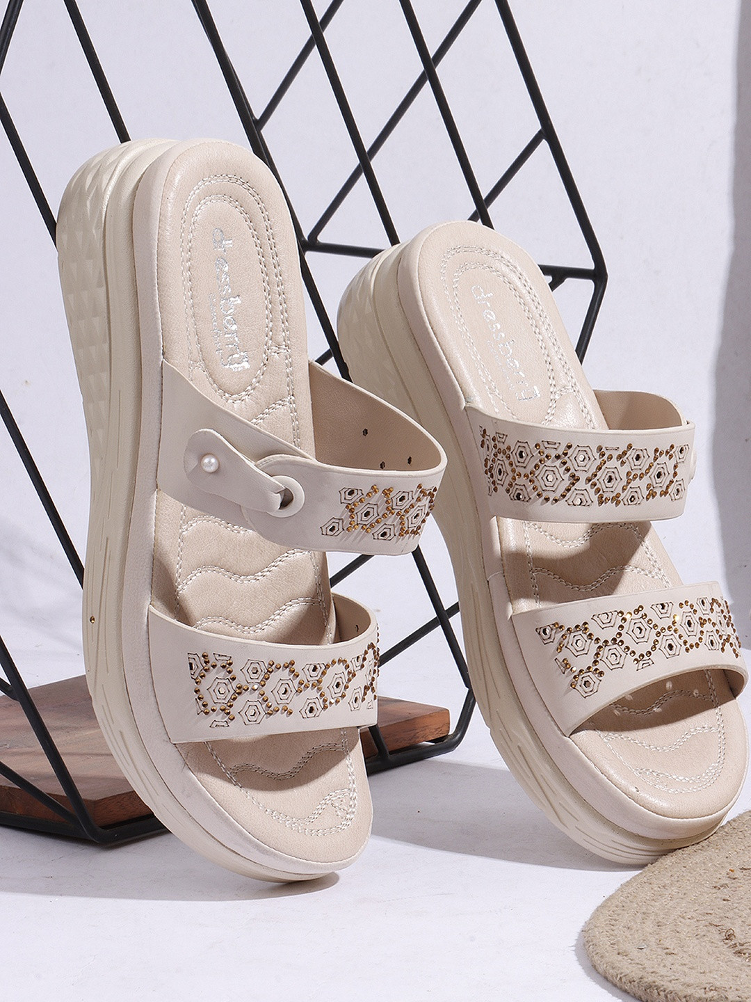 DressBerry Women Embellished Open Toe Laser Cut Flatform