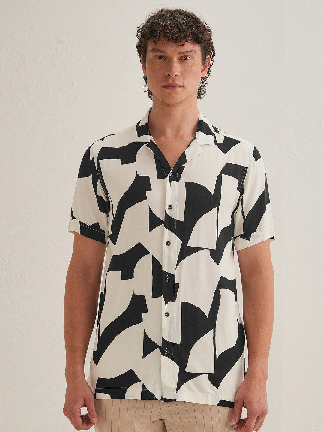 Banana Club Men Classic Abstract Printed Casual Half  Sleeve Shirt