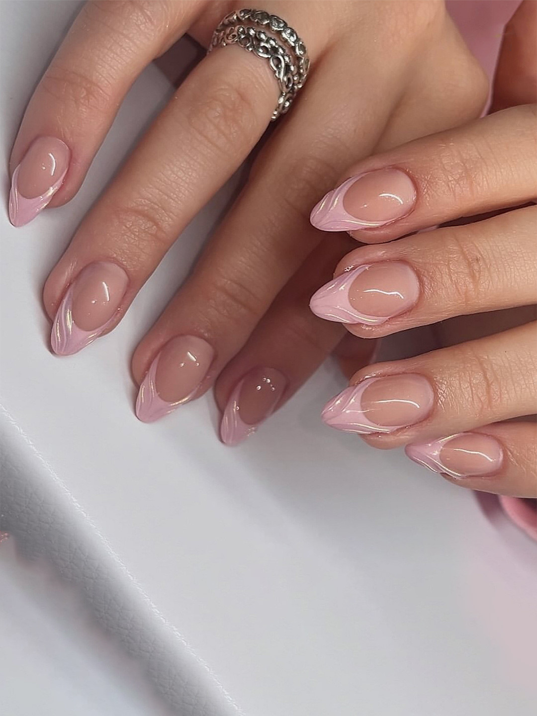 GLOW CUPID Set Of 24 Reusable Press On Nails Kit - Pink Whispers