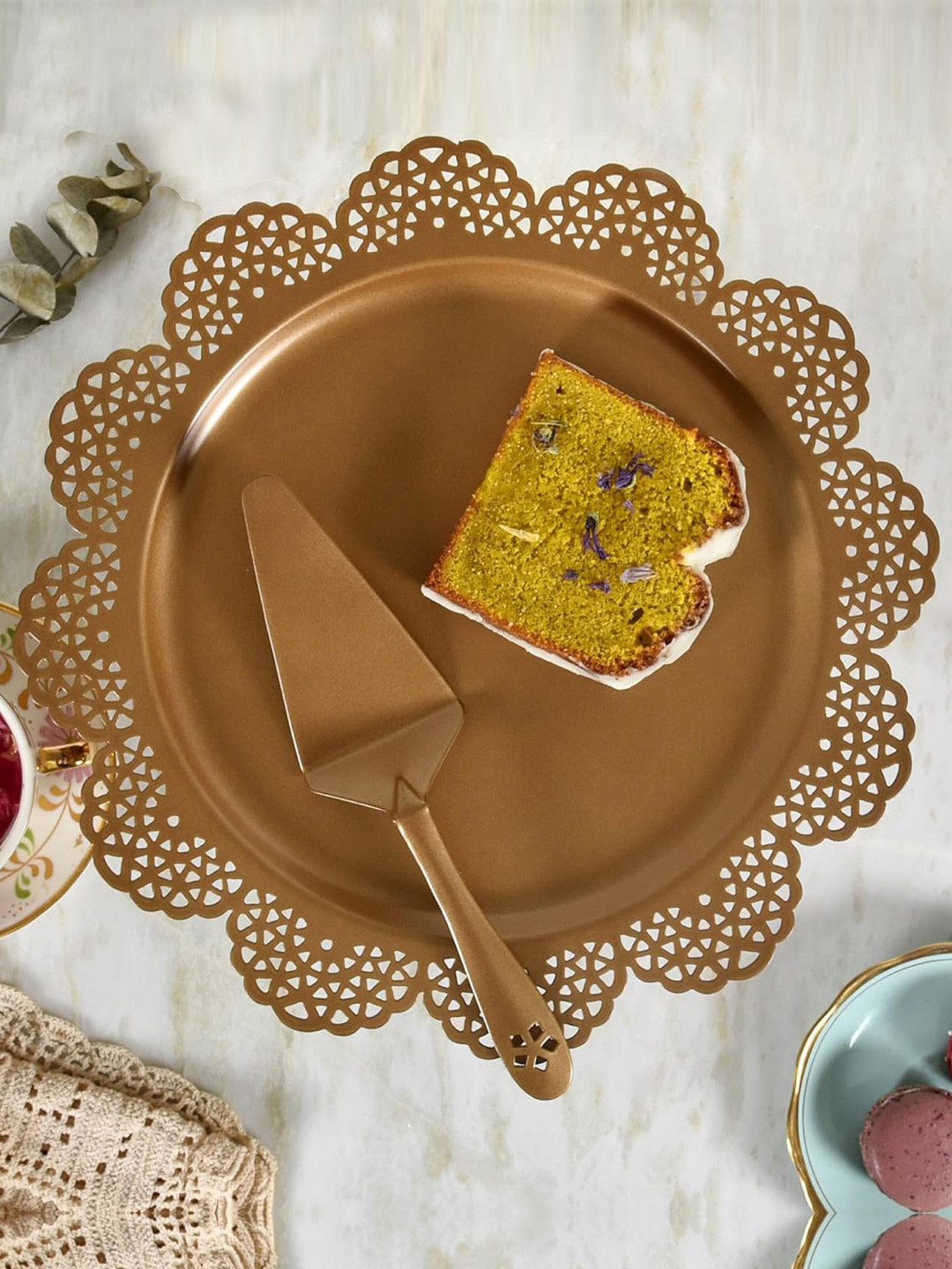 Living With Elan Copper Toned Scallop Cake Stand With Cake Server