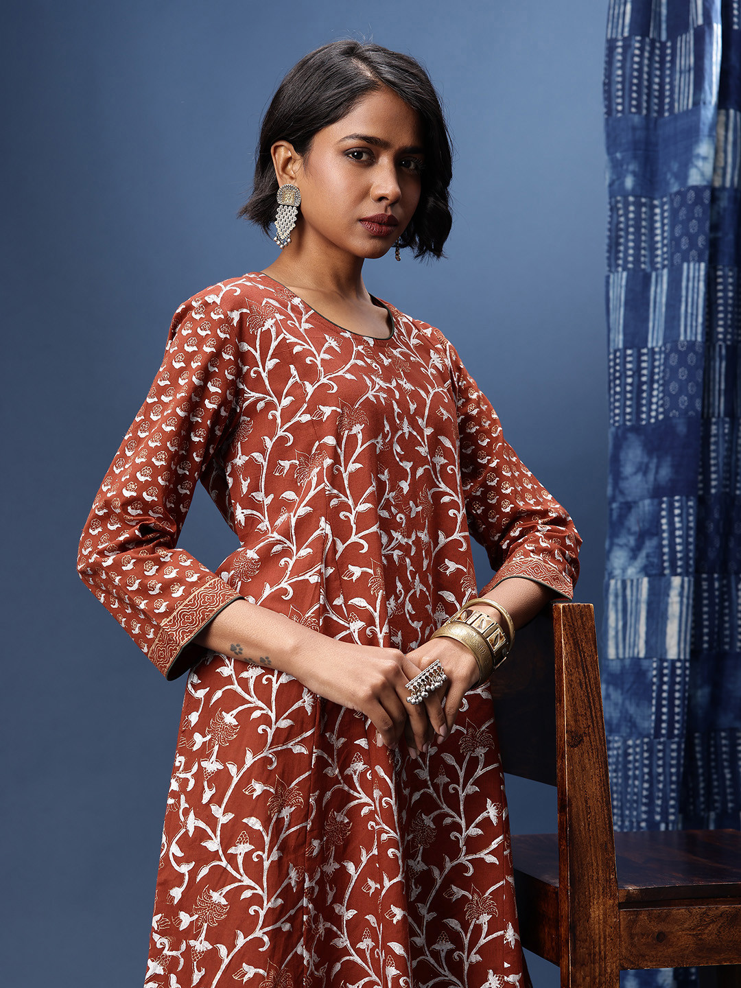 Taavi Indie Floral Printed Gold Khari Kurta