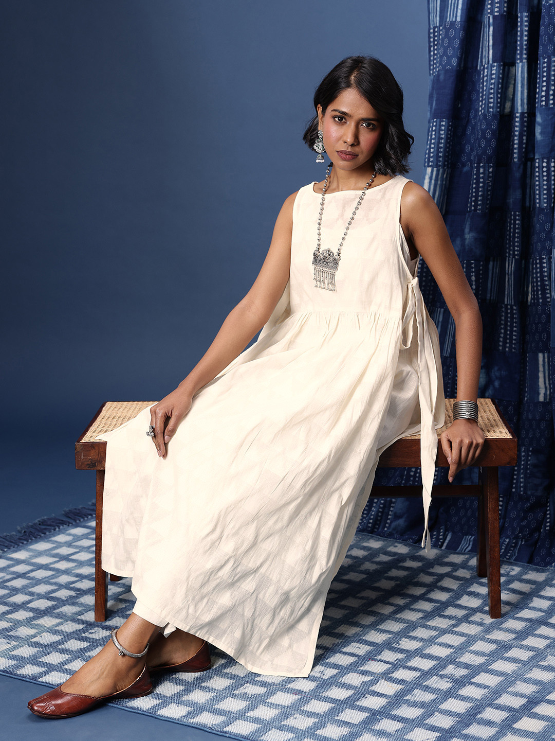 Taavi Woven Design Geometric A-Line Cora Kurta With Inner