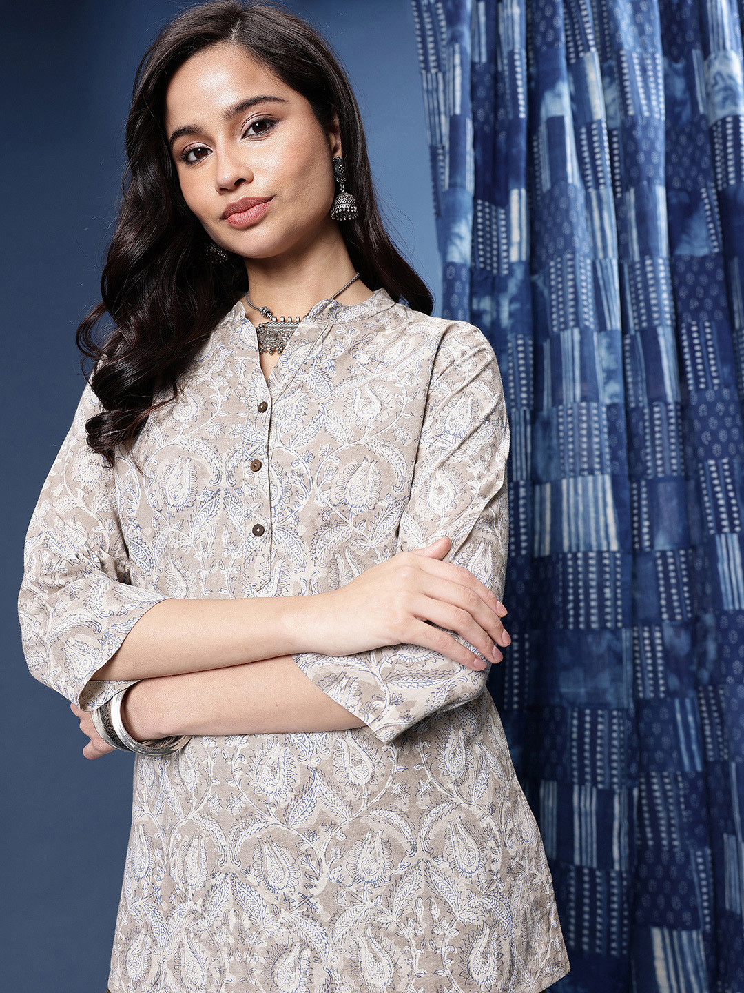 Taavi Ethnic Motifs Printed Ajrakh Kurti