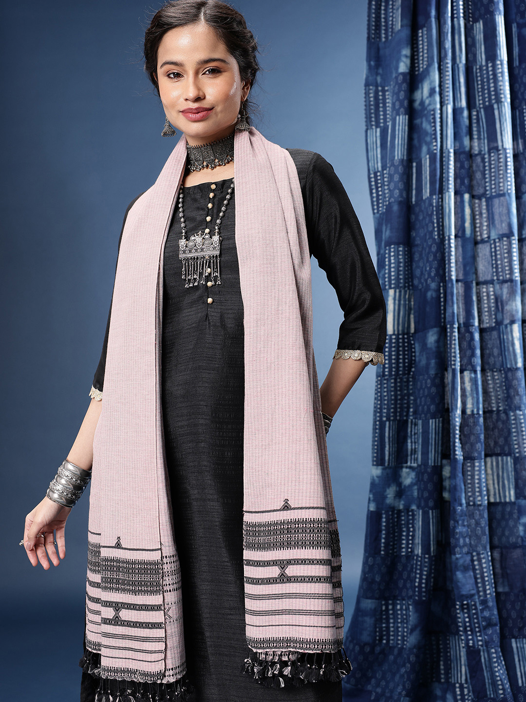 Taavi Checked Woven Design Pure Cotton Handloom Kala Stole