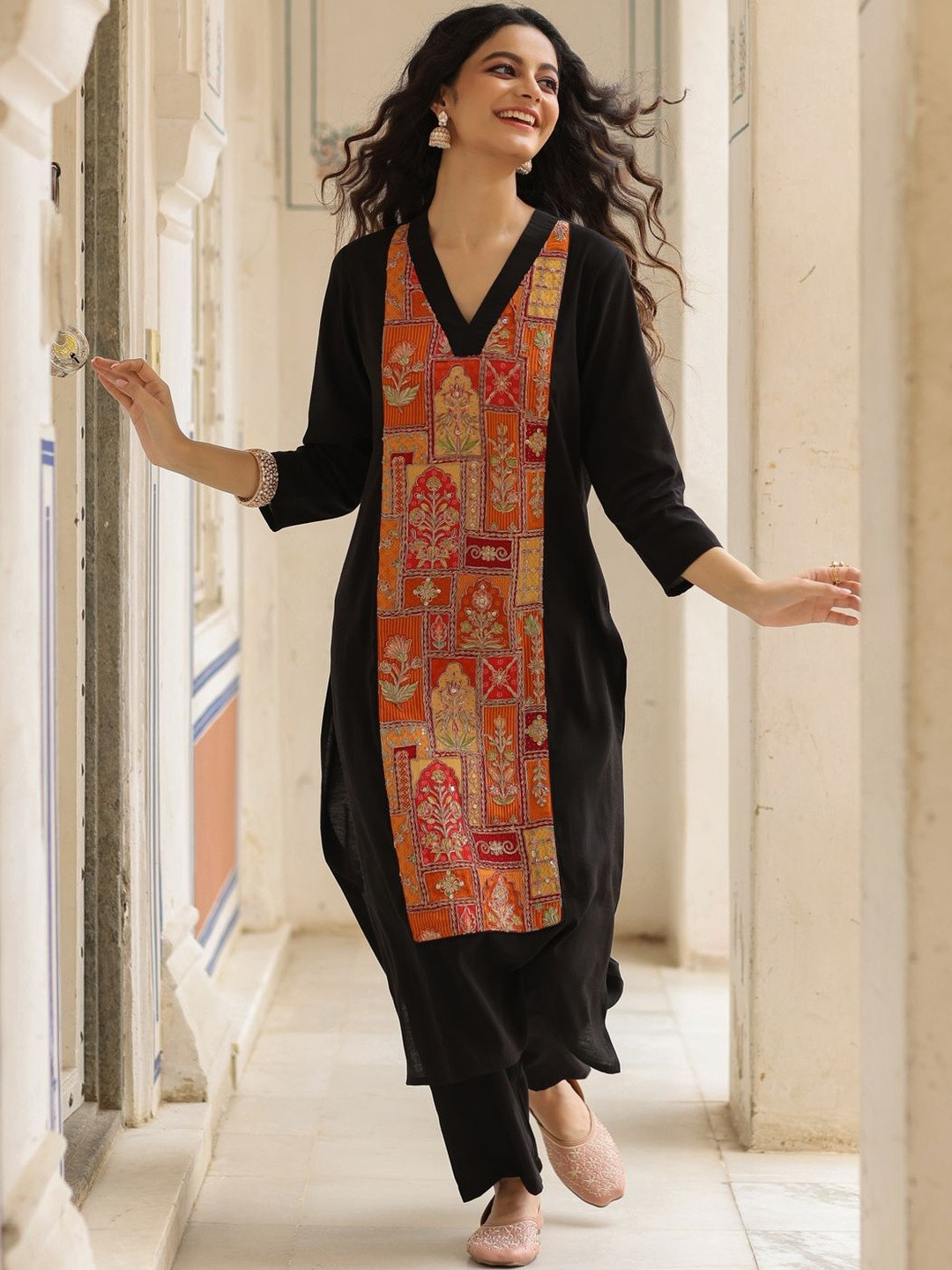 anayna Women Ethnic Motifs Printed Regular Thread Work Kurta with Trousers