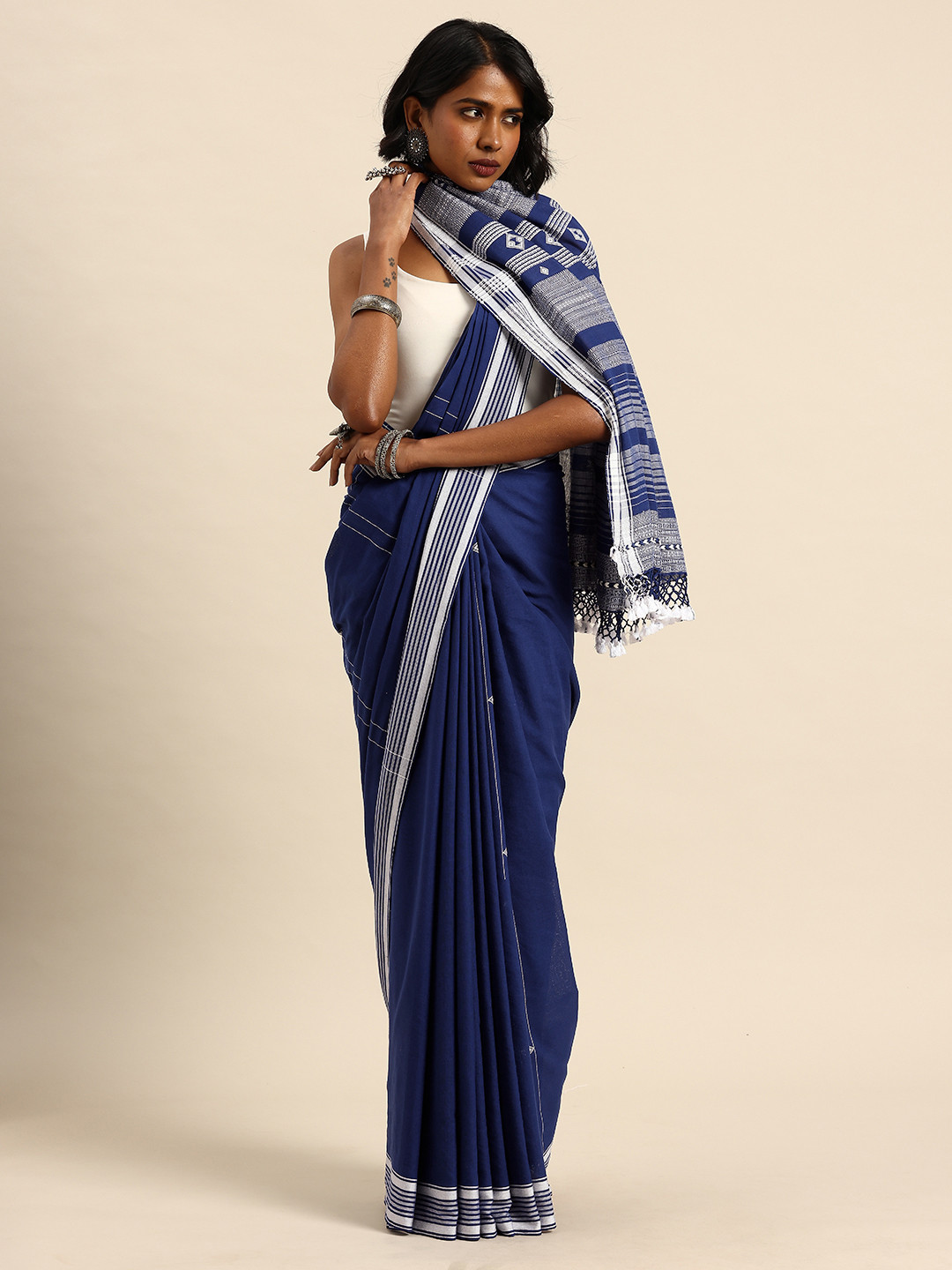Taavi Pure Cotton Woven Design Handloom Bhujodi Saree