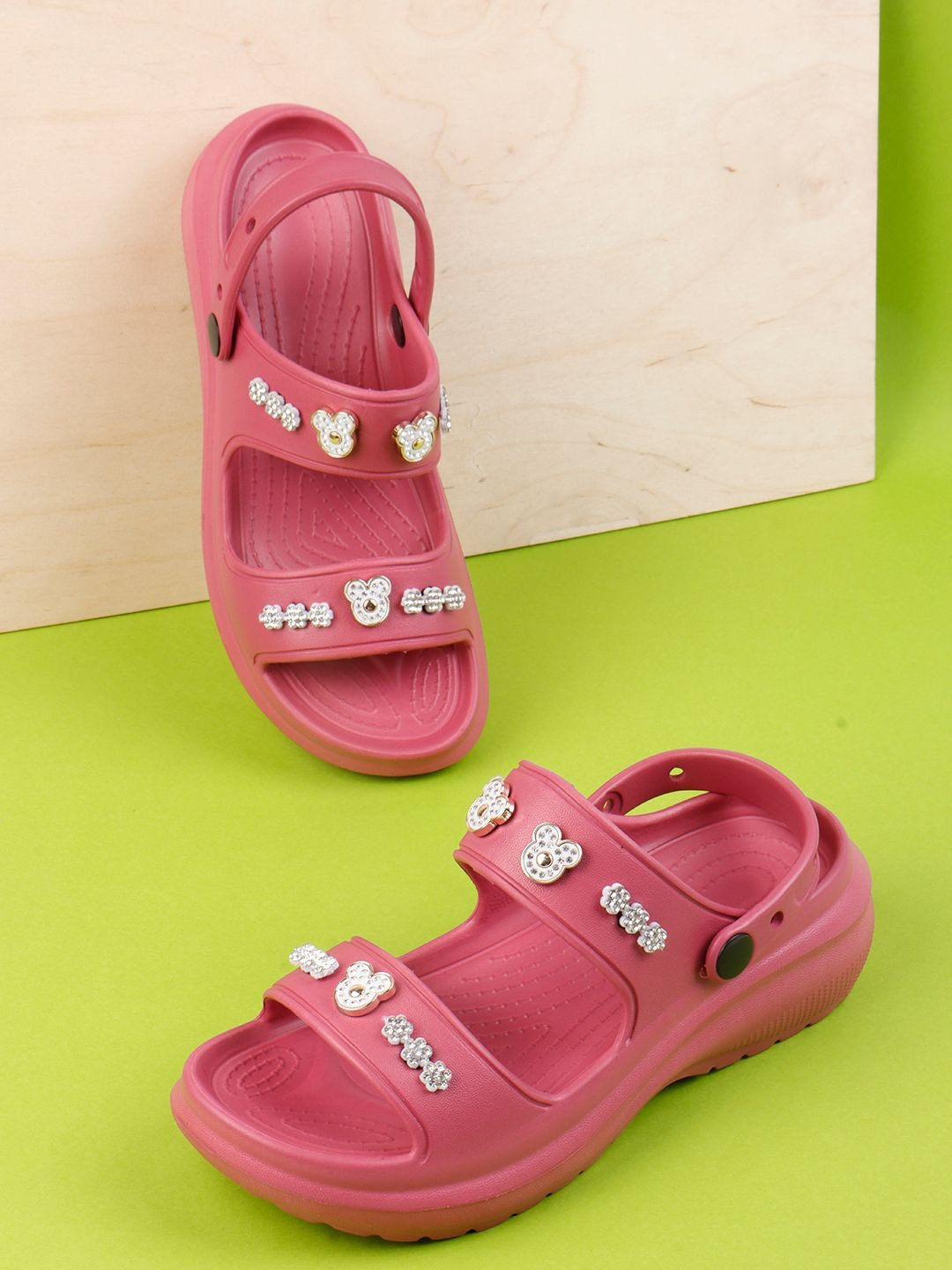 The Roadster Lifestyle Co. Women Embellished Lightweight Clogs Flip Flops