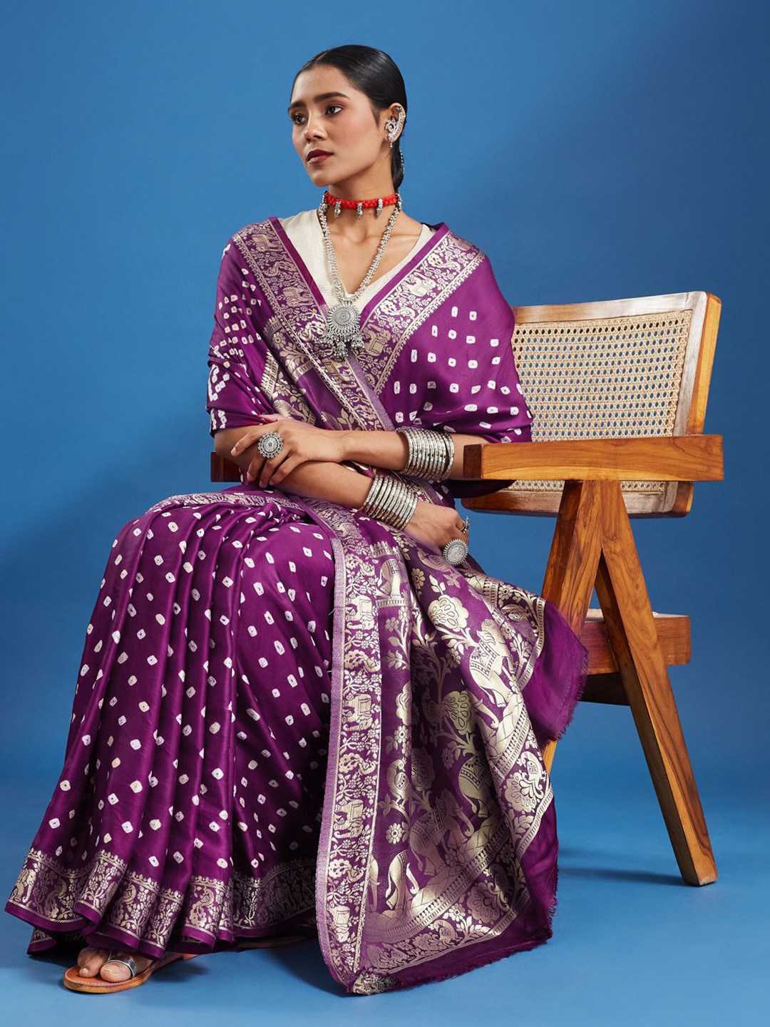 Taavi Women Tie-Dye Bandhani Saree With Zari Elephant-Peacock Border