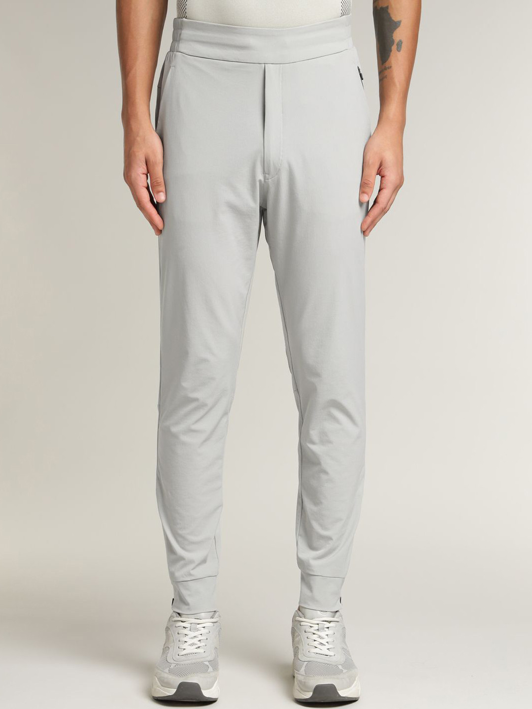 Musclemind Men Smart Slim Fit Mid-Rise All-Day Joggers Trousers