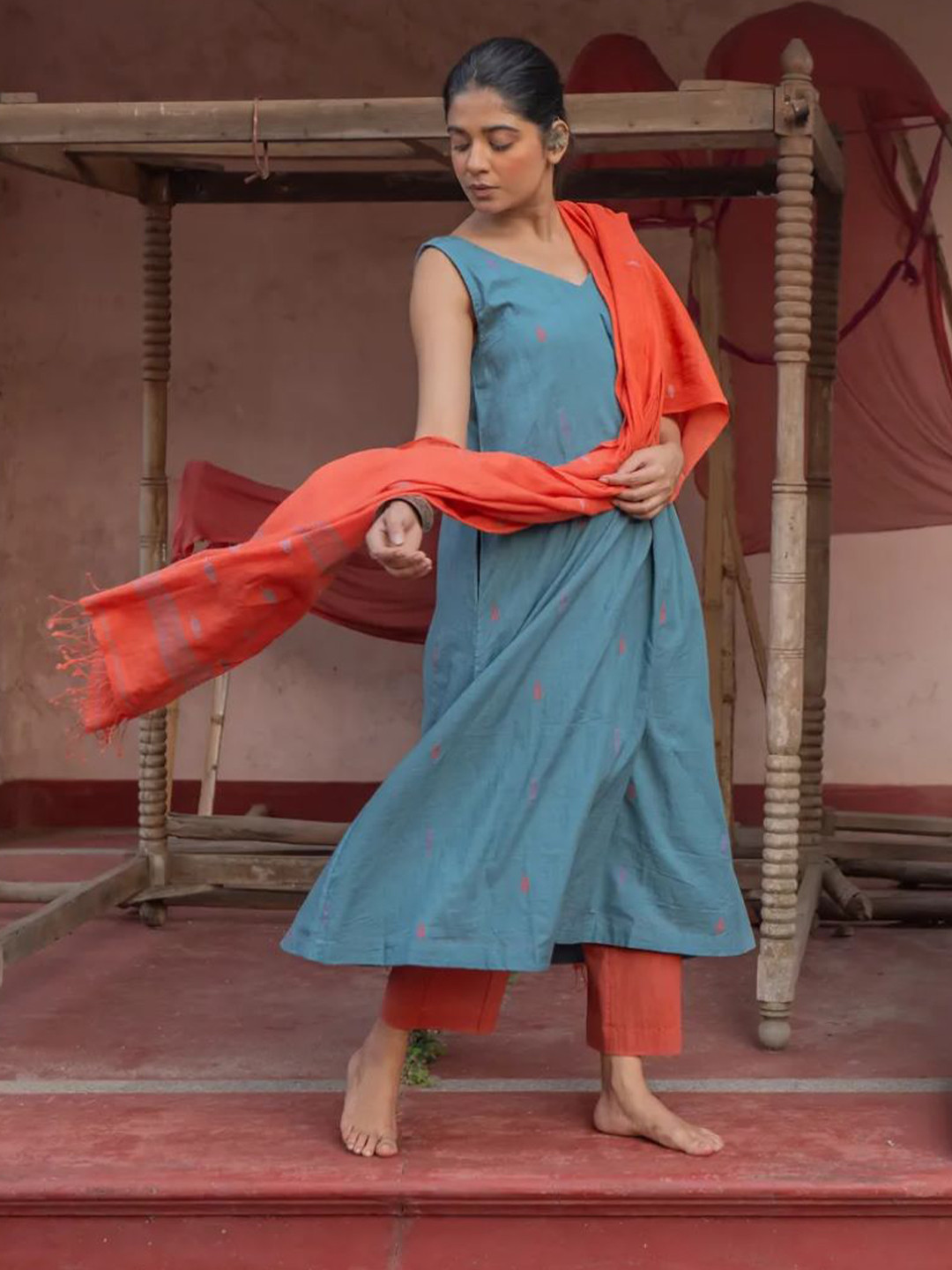 Sutra Art of Clothing Jamdani Pure Cotton Kurta With Palazzo
