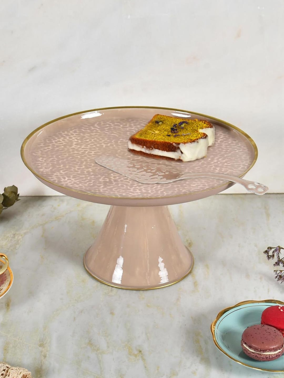 Living With Elan Rose & Gold-Toned Panthera Embossed Cake Stand With Cake Server