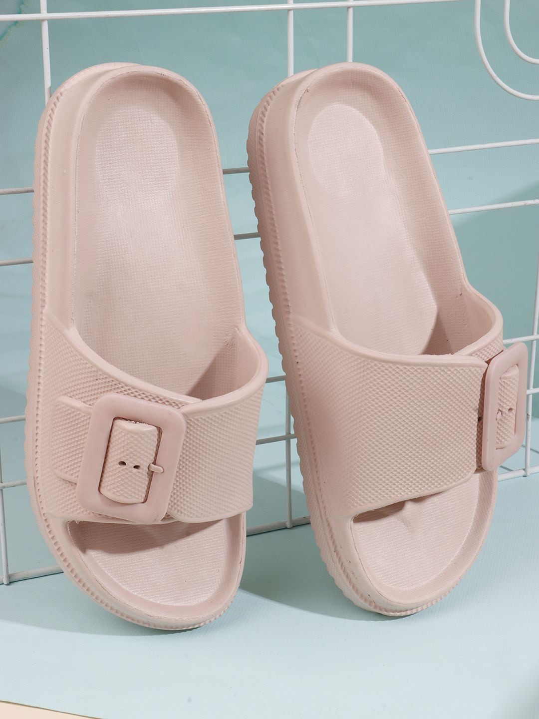 The Roadster Lifestyle Co Women Casual Sliders Flip Flops