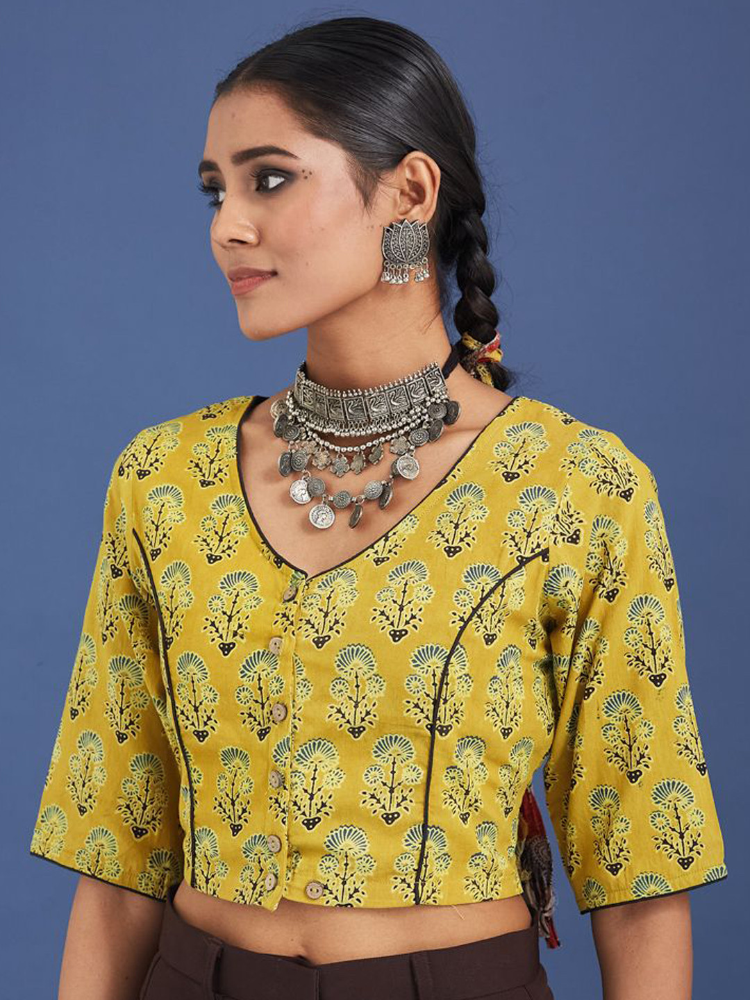 Taavi Women Ajrakh Block Printed Cotton Saree Blouse Without lining