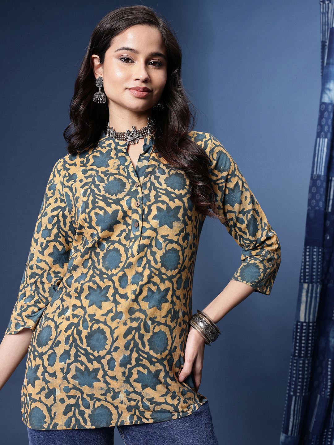 Taavi Floral Printed Ajrakh Kurti