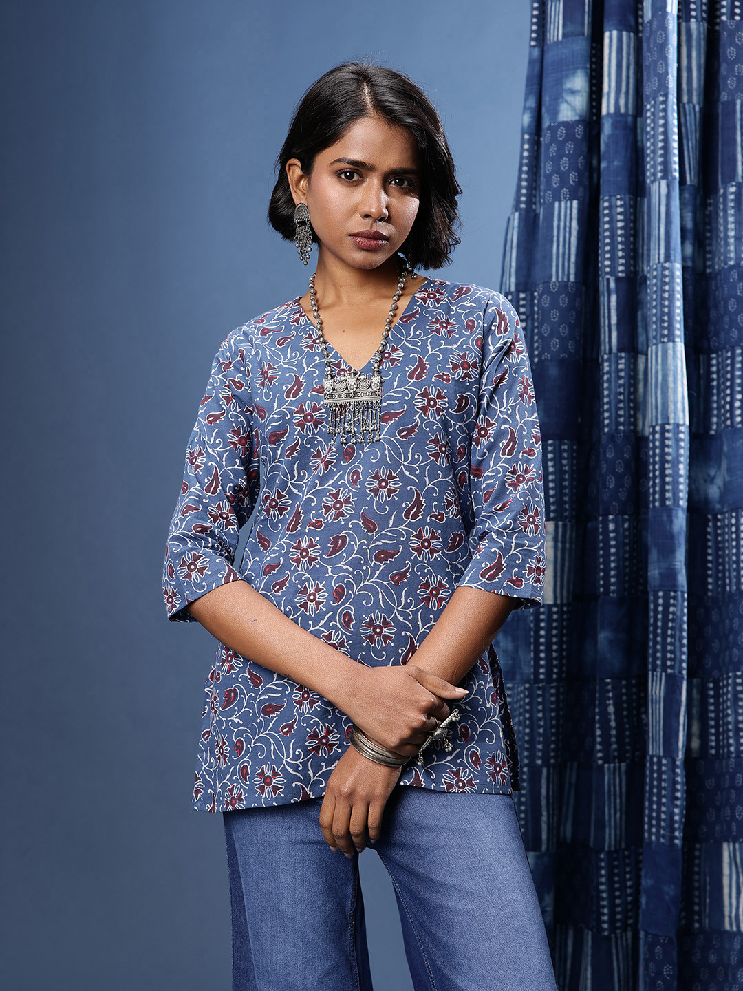 Taavi Indigo Floral Printed V-Neck Kurti