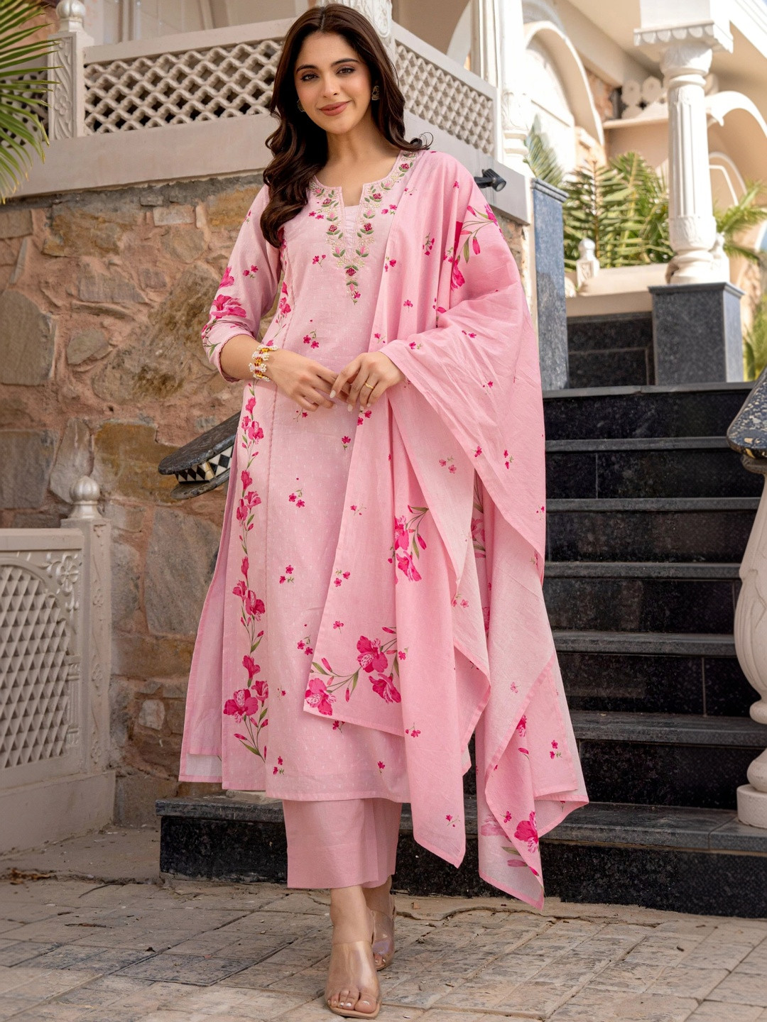 Vaidehi Fashion Women Floral Printed Regular Thread Work Chanderi Silk Kurta with Trousers & With Dupatta