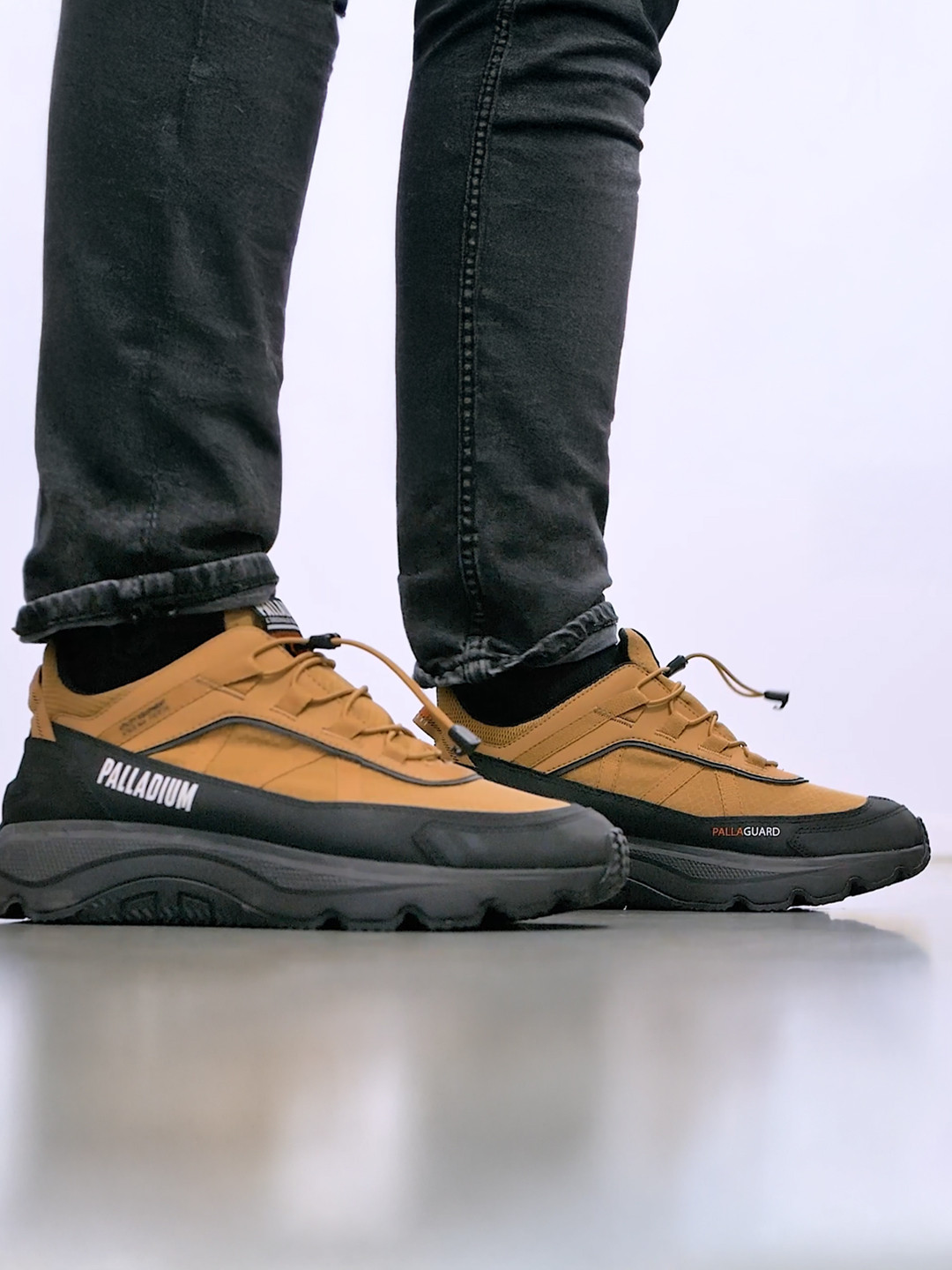 PALLADIUM Men Watreproof Sneakers
