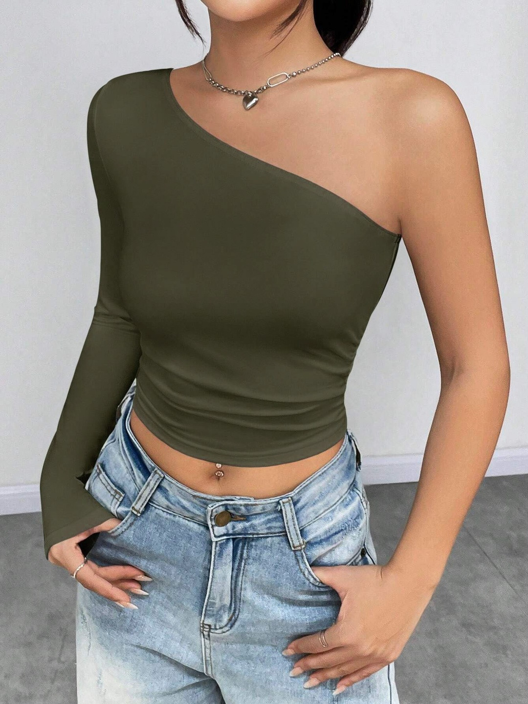 Stylecast X Slyck Solid Pattern One Shoulder Ruched Top
