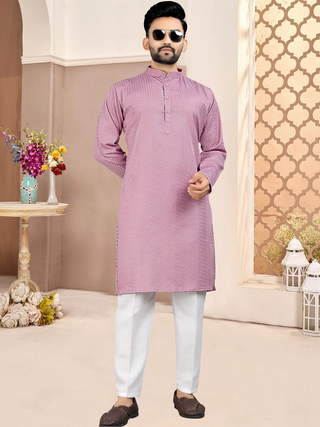 LAZZLY Men Embroidered Sequinned Kurta