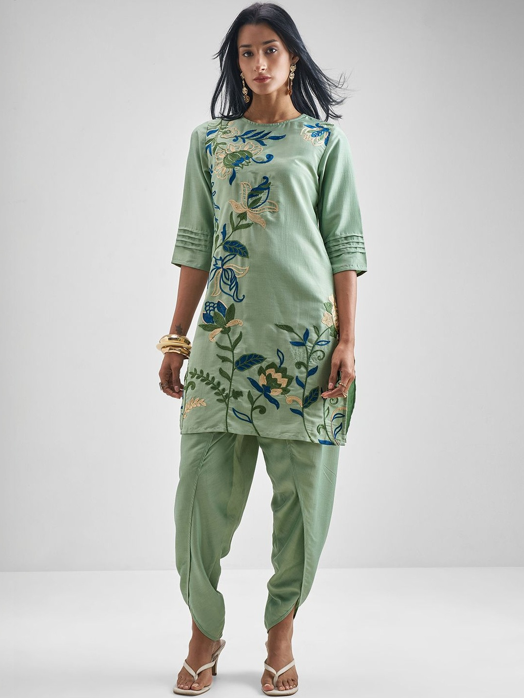 Vishudh Women Floral Embroidered Regular Thread Work Kurta with Dhoti Pants