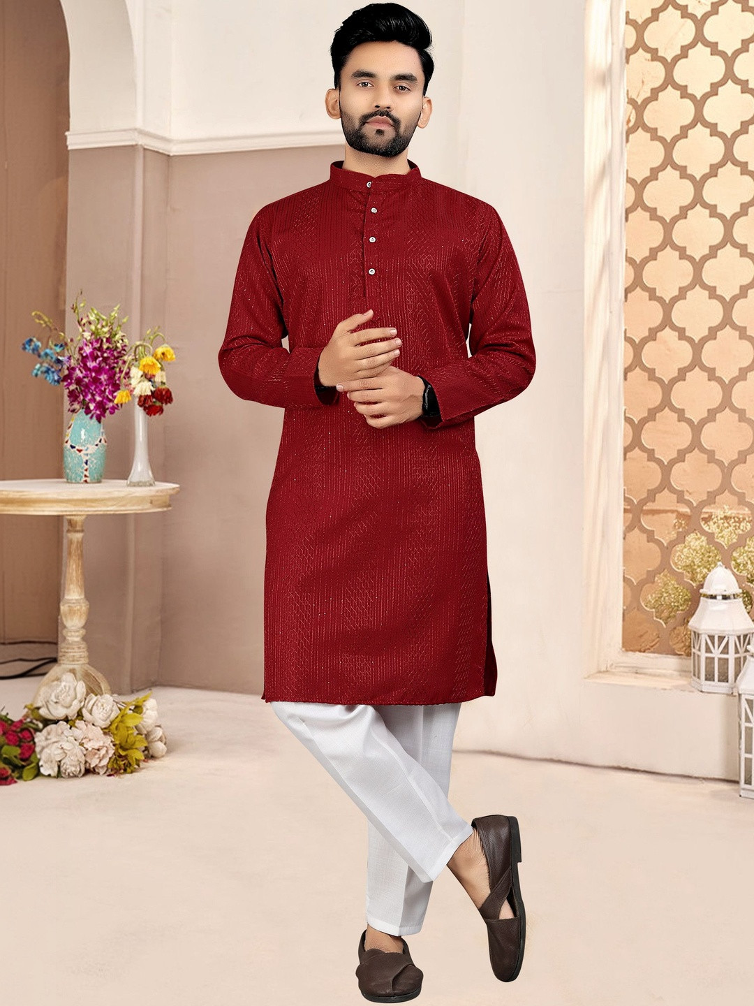 LAZZLY Men Embroidered Sequinned Kurta