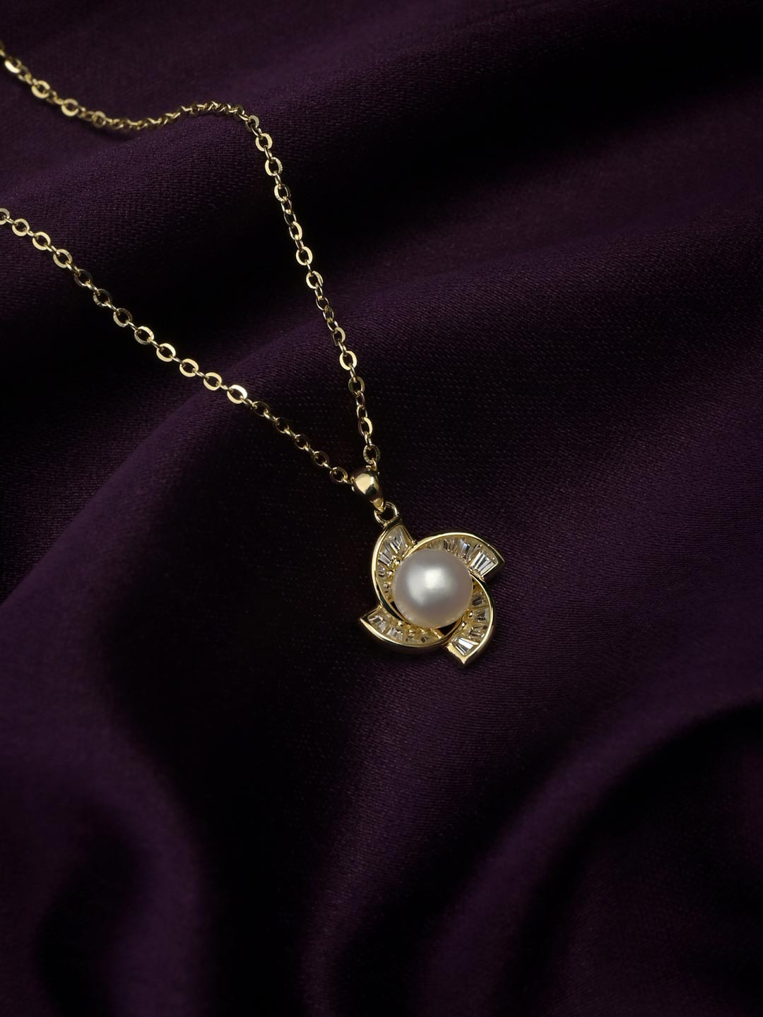 Impression jewellery Women 925 Sterling Silver Pearl Bloom Pendant Necklace