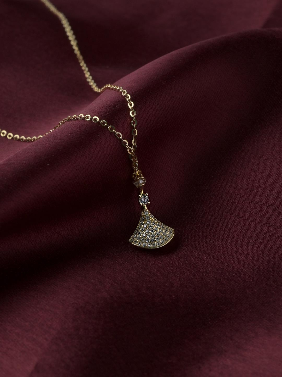 Impression jewellery Women 925 Sterling Silver Crystal Fan Spark Pendant Necklace