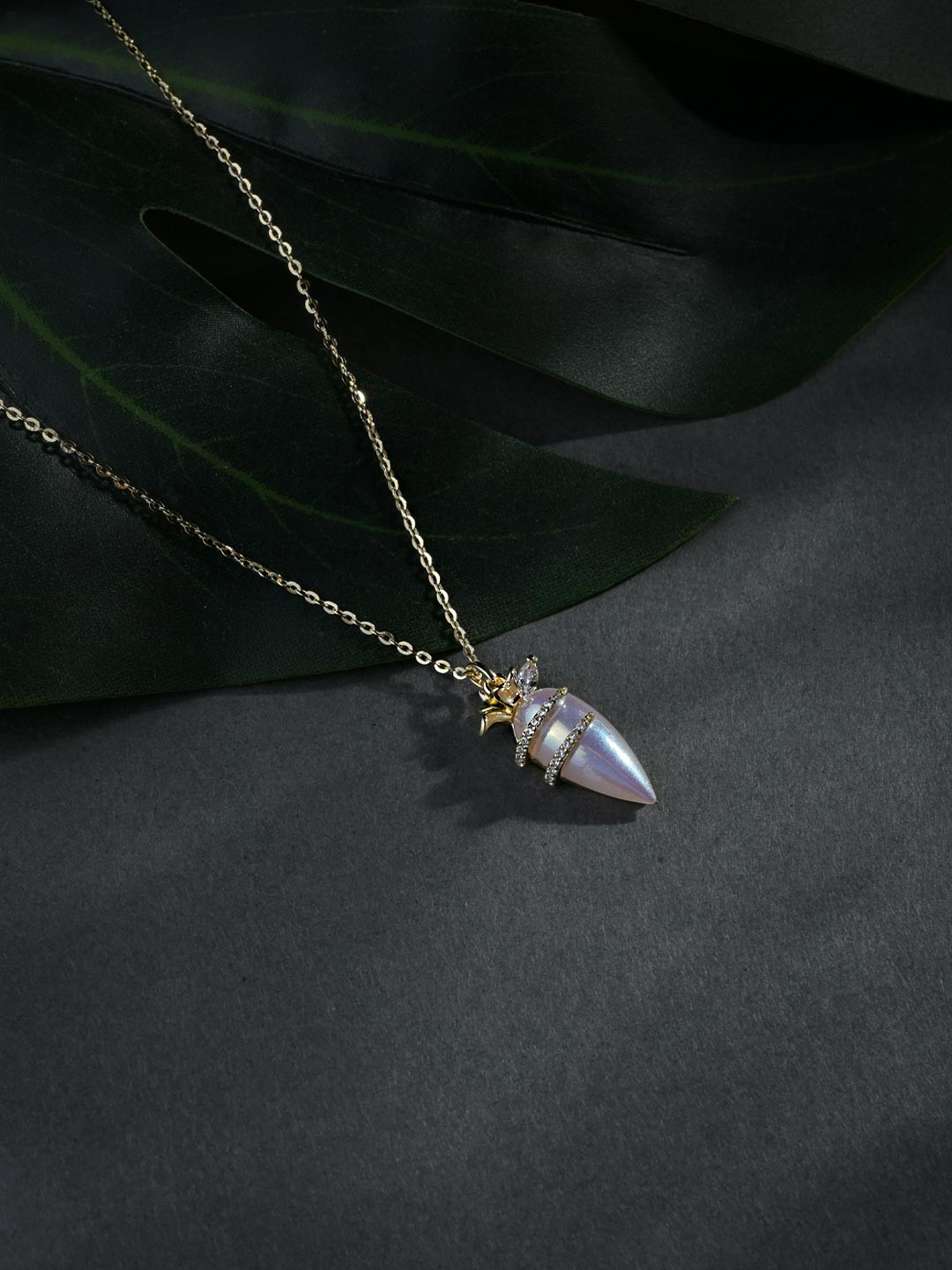 Impression jewellery Women 925 Sterling Silver Crystal Leaf Crown Pearl Pendant Necklace