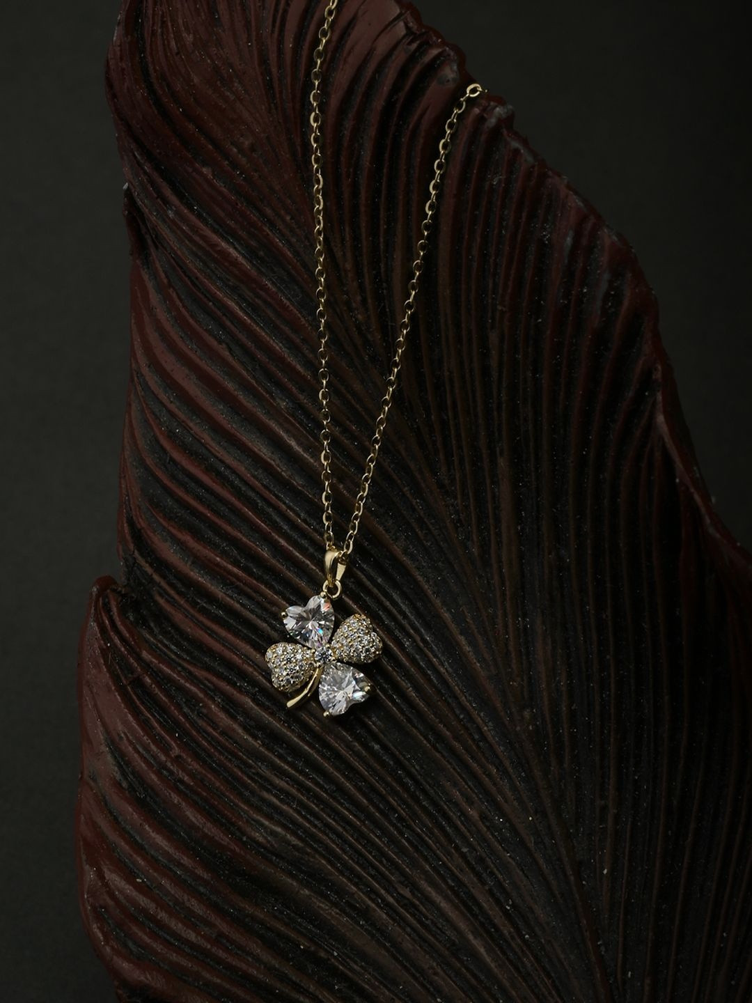 Impression jewellery Women 925 Sterling Silver Sparkling Four-Leaf Clover Pendant Necklace