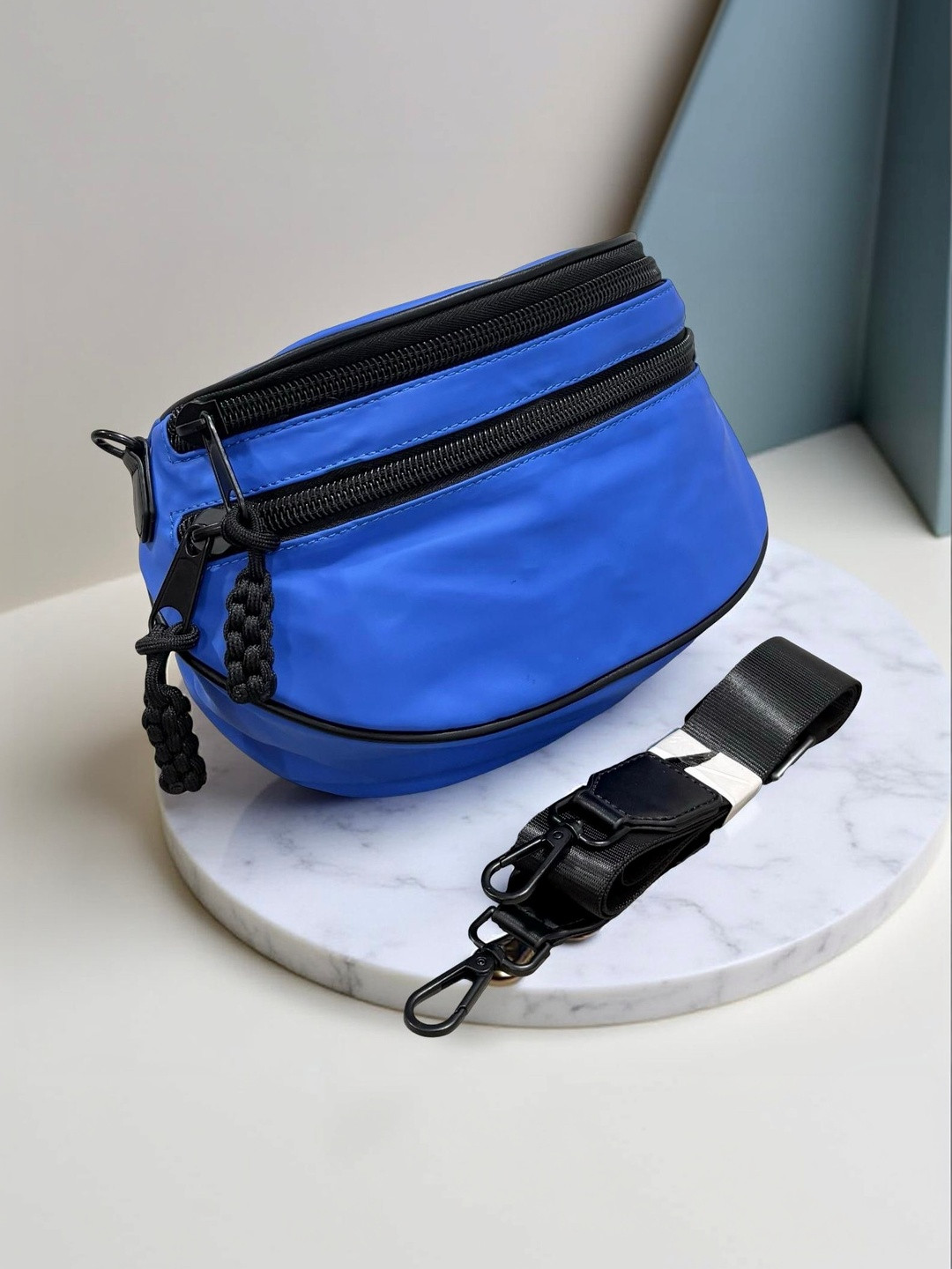 GLOSSY Sling Bag