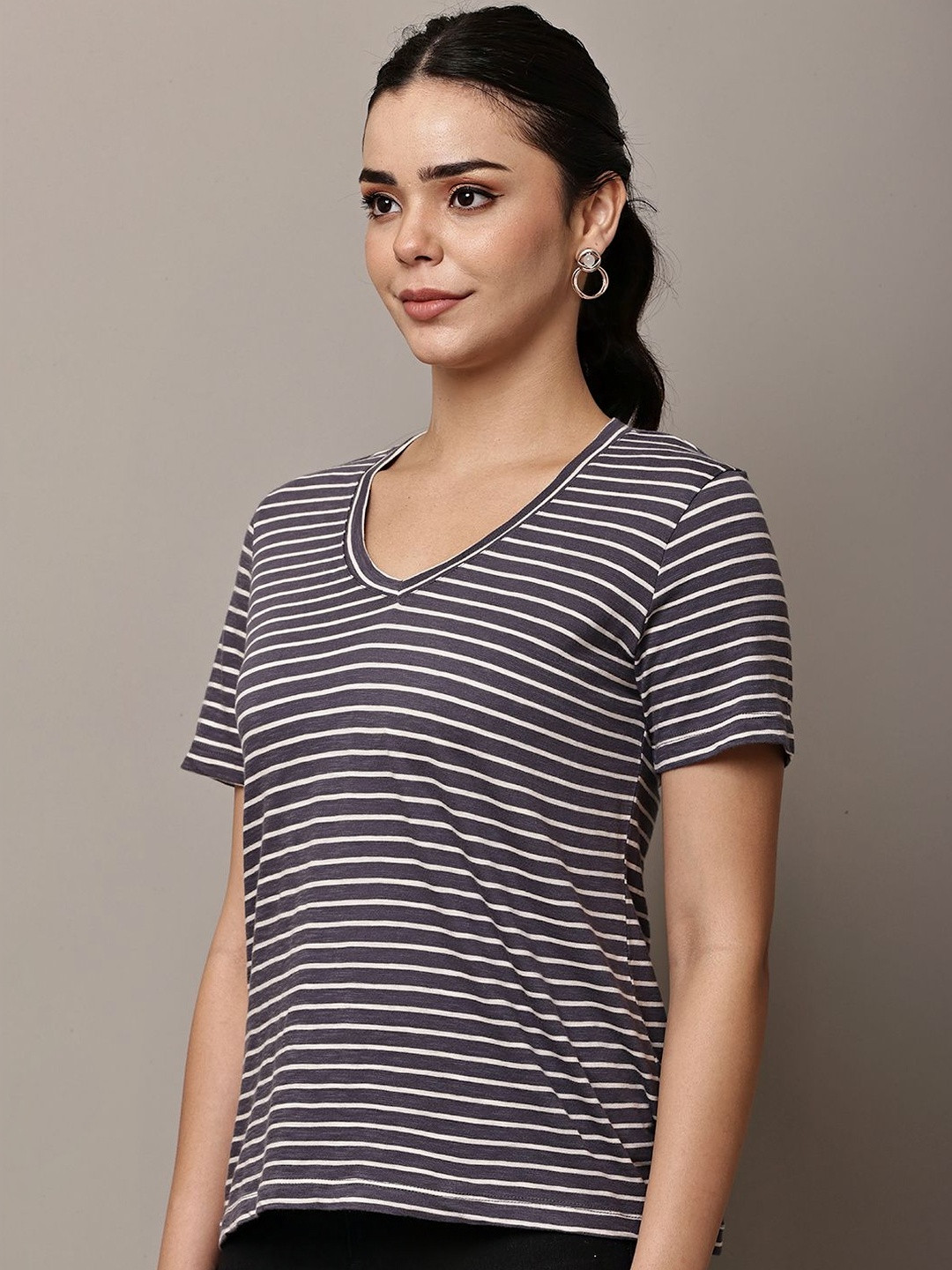BEGUMPAN Women Striped V-Neck T-shirt