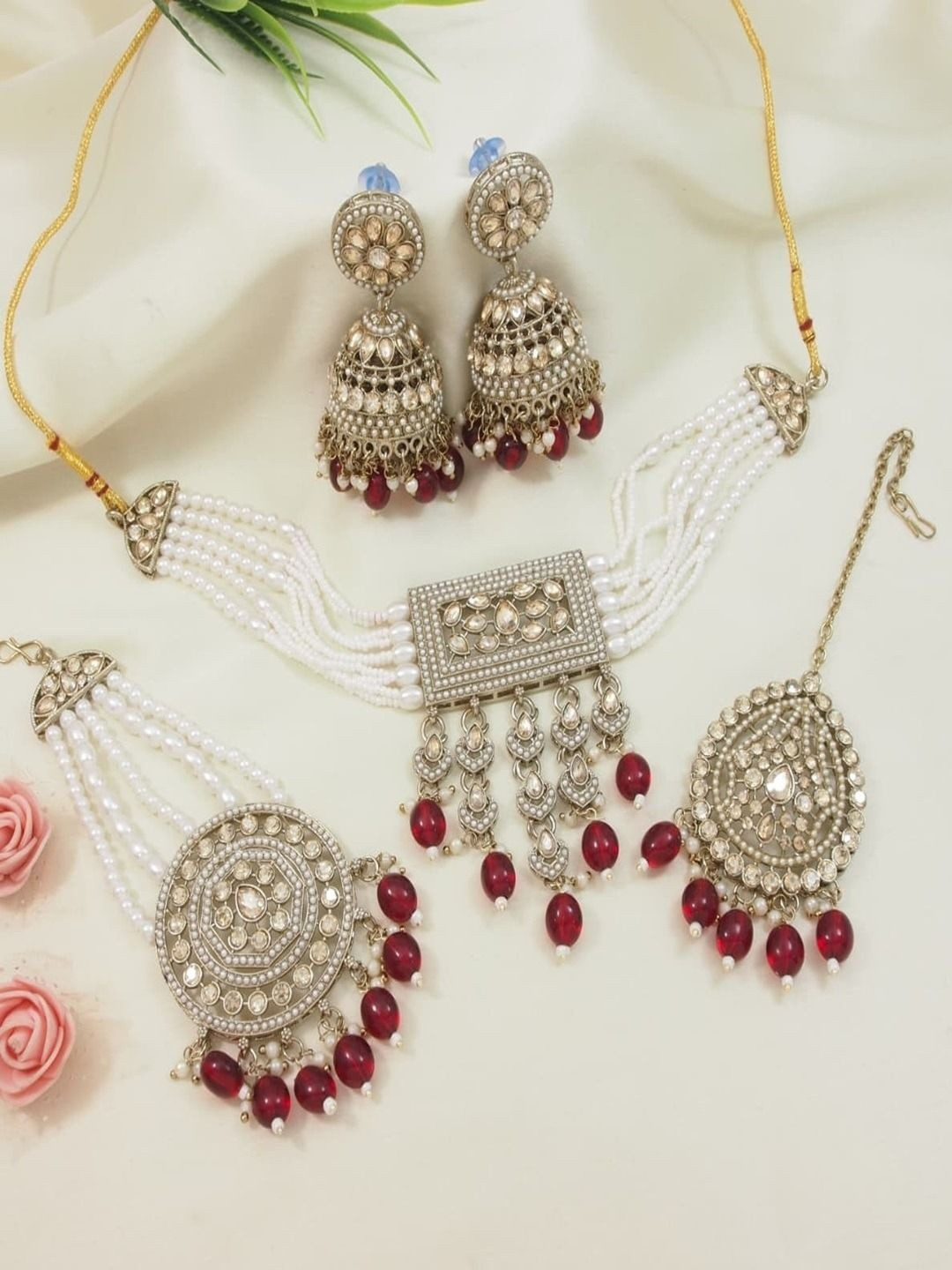 SGA FASHION Gold-Plated Kundan-Studded & Beaded Jewellery Set