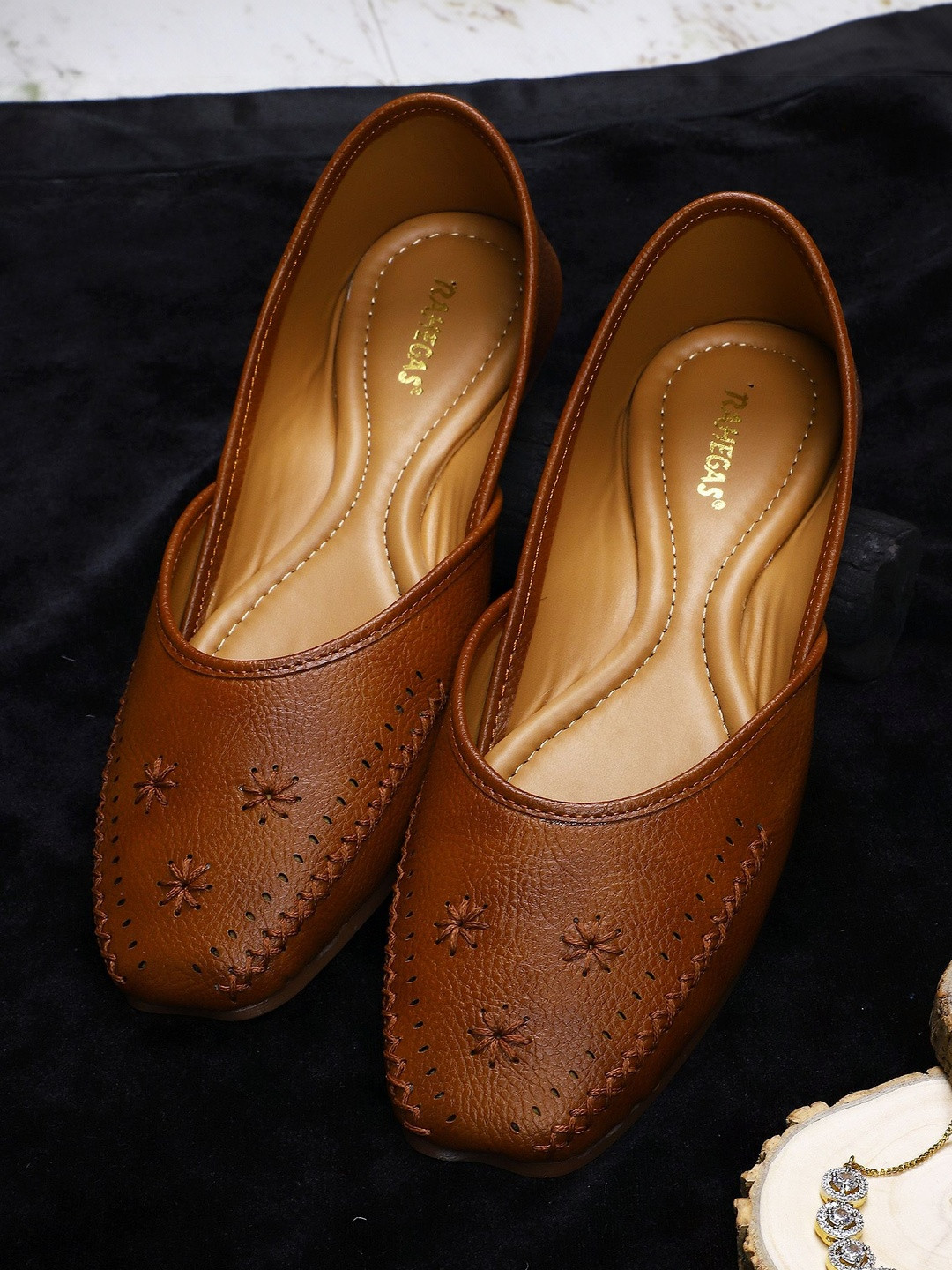 Women Ethnic Fashion Flats - bellies for women, women's flats, comfortable flats for women