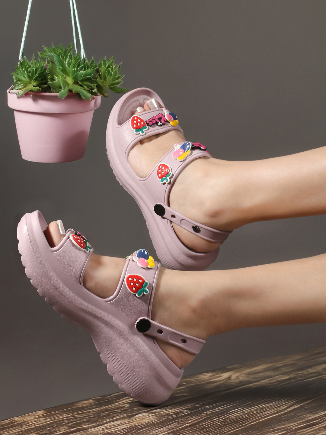 The Roadster Lifestyle Co. Women Comfortable Self Design Clogs