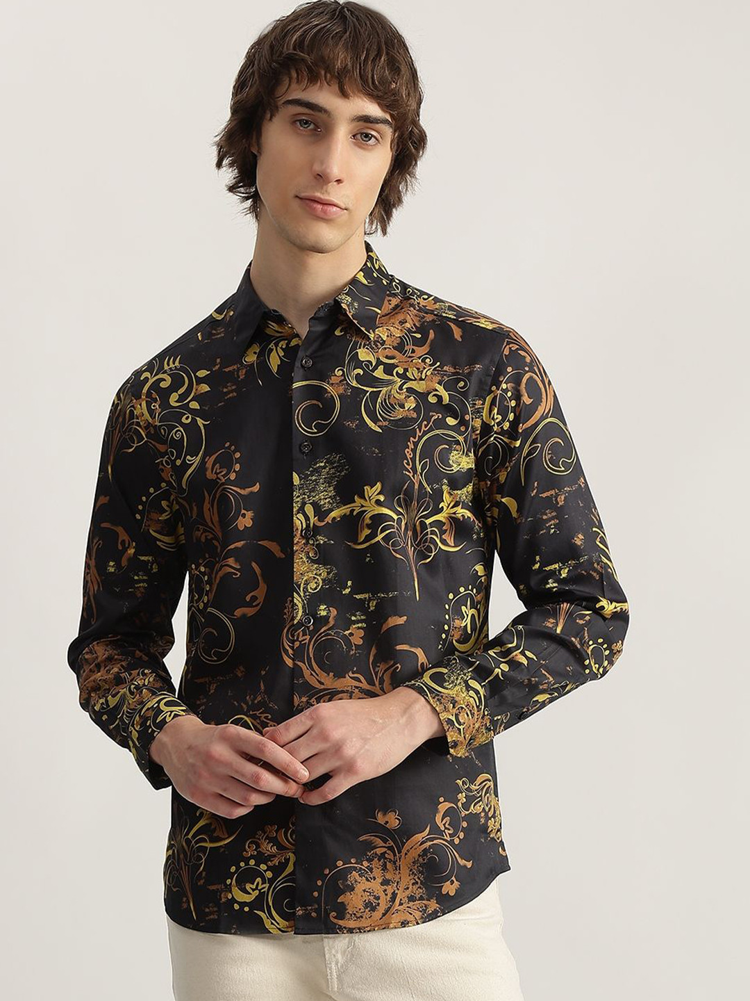 Iconic Men Spread Collar Floral Printed Cotton Casual Shirt