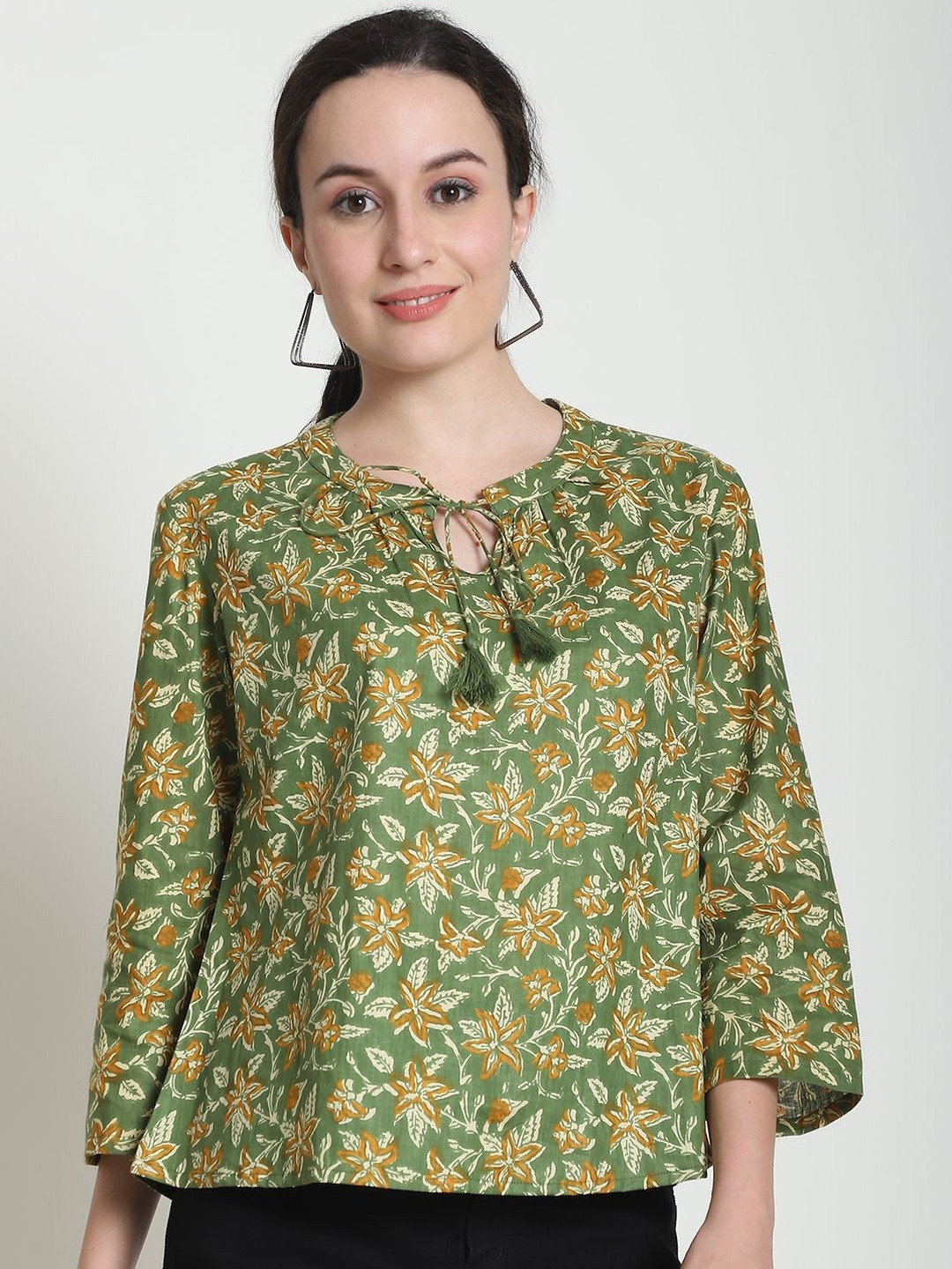 Feel Clath Floral Print Tie-Up Neck Cotton Top