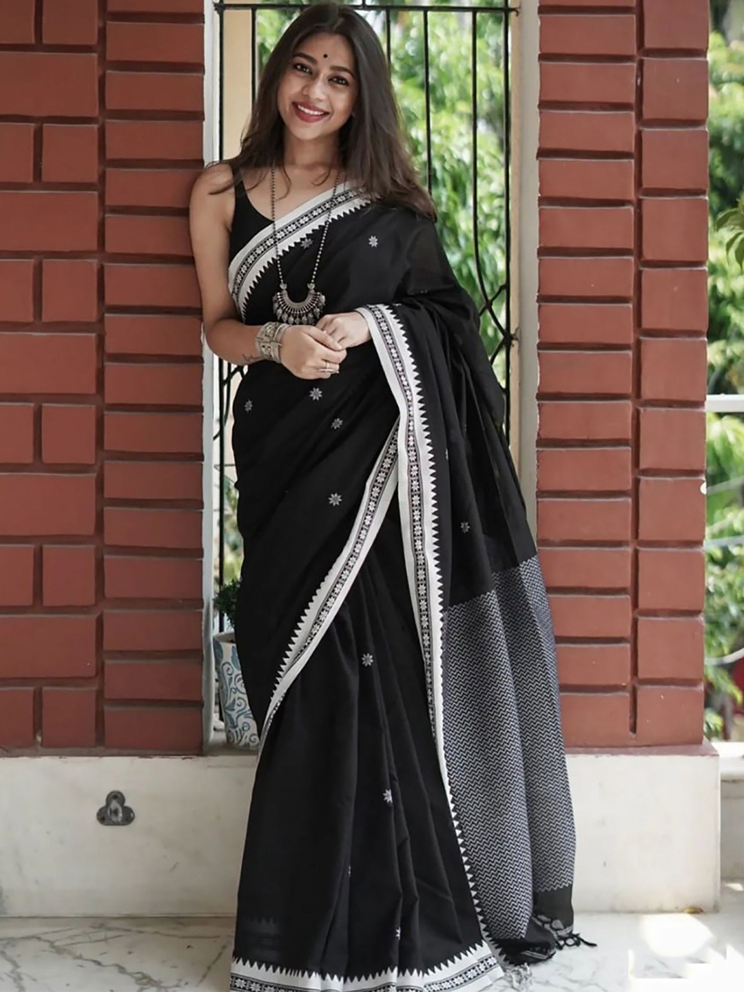 Moda Rapido Ethnic Motifs Silk Blend Handloom Fashion Saree